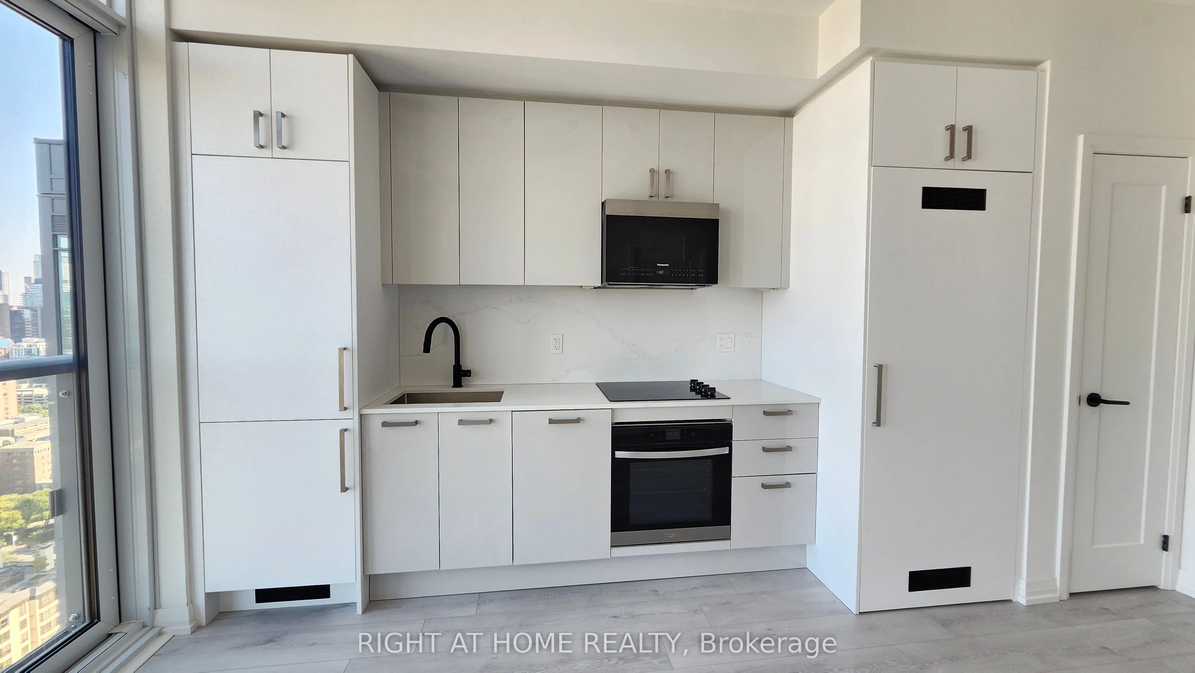 280 Dundas Street W, #PH12