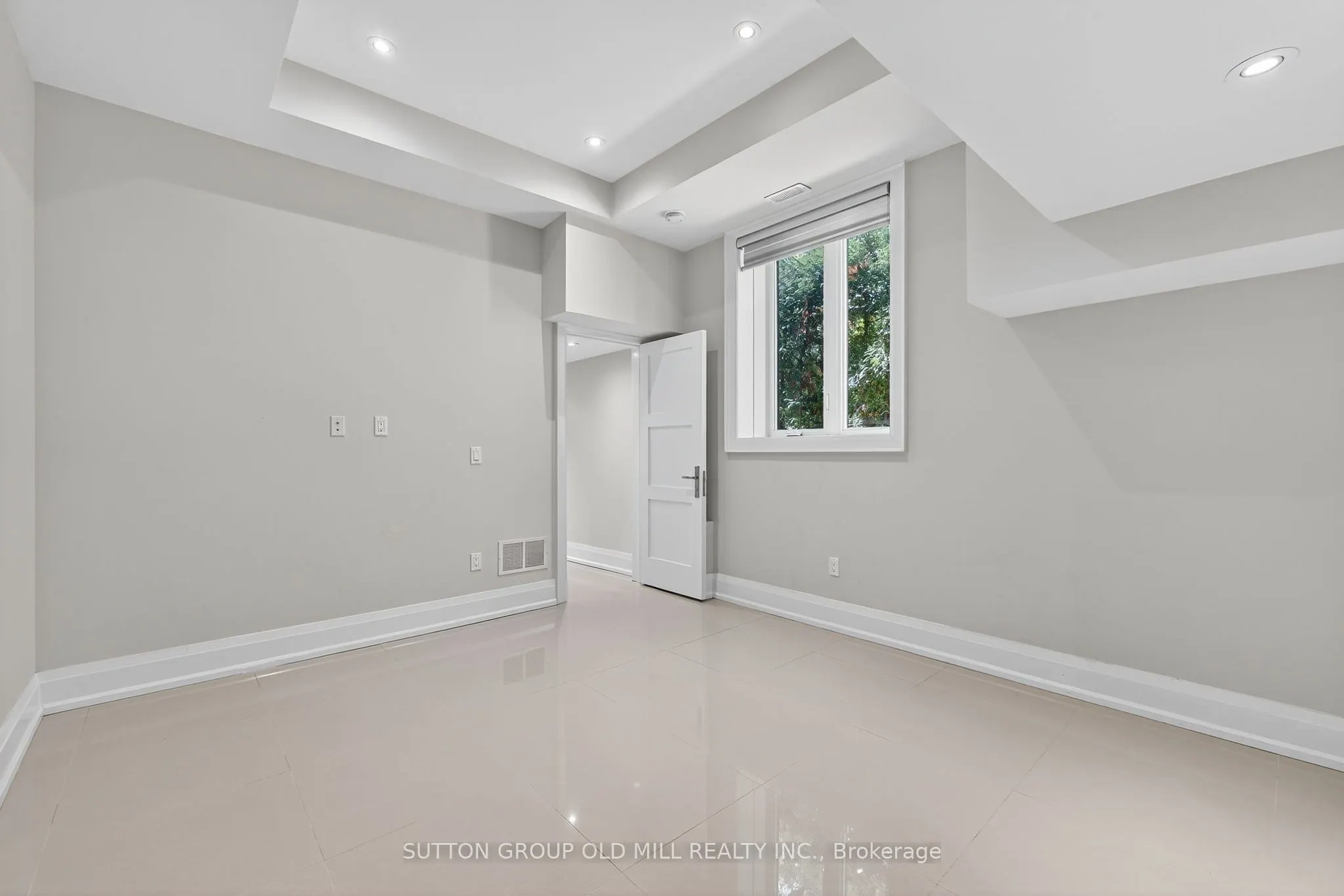 117 Norton Avenue S