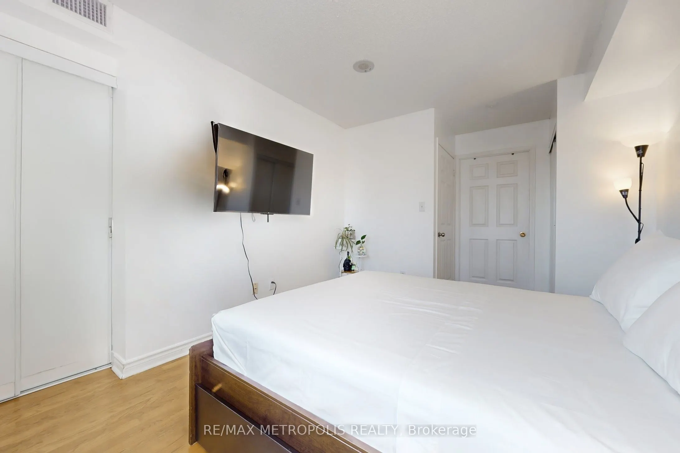 7 Lorraine Drive, #2201