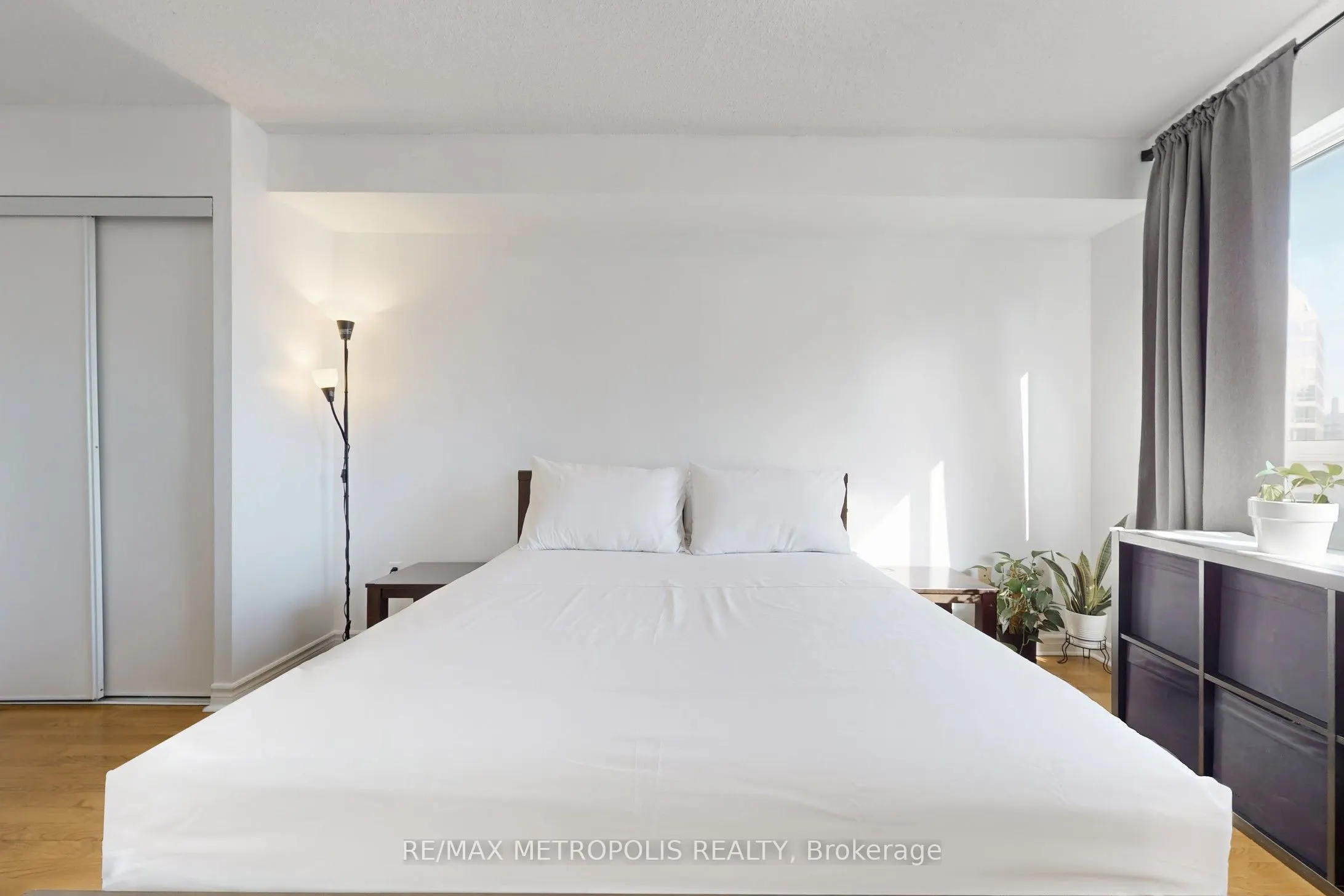7 Lorraine Drive, #2201