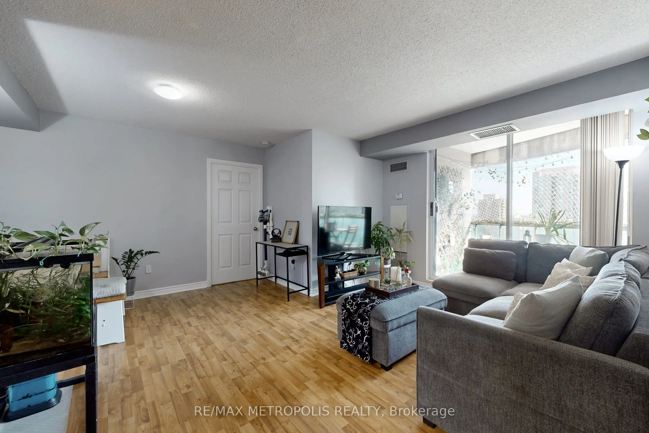 7 Lorraine Drive, #2201