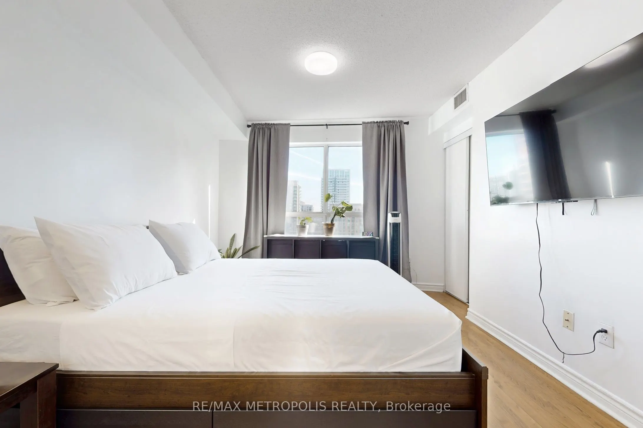 7 Lorraine Drive, #2201