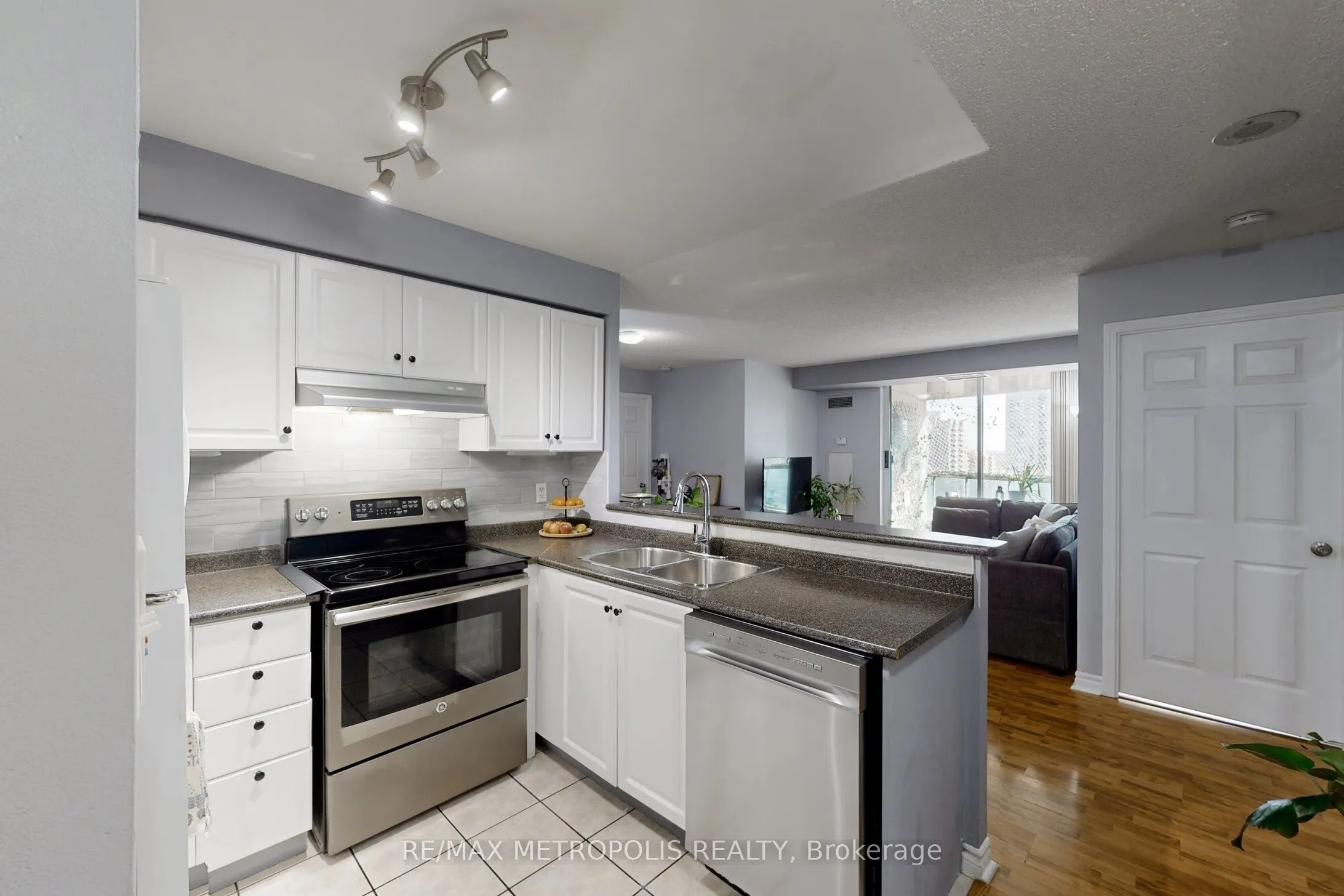 7 Lorraine Drive, #2201