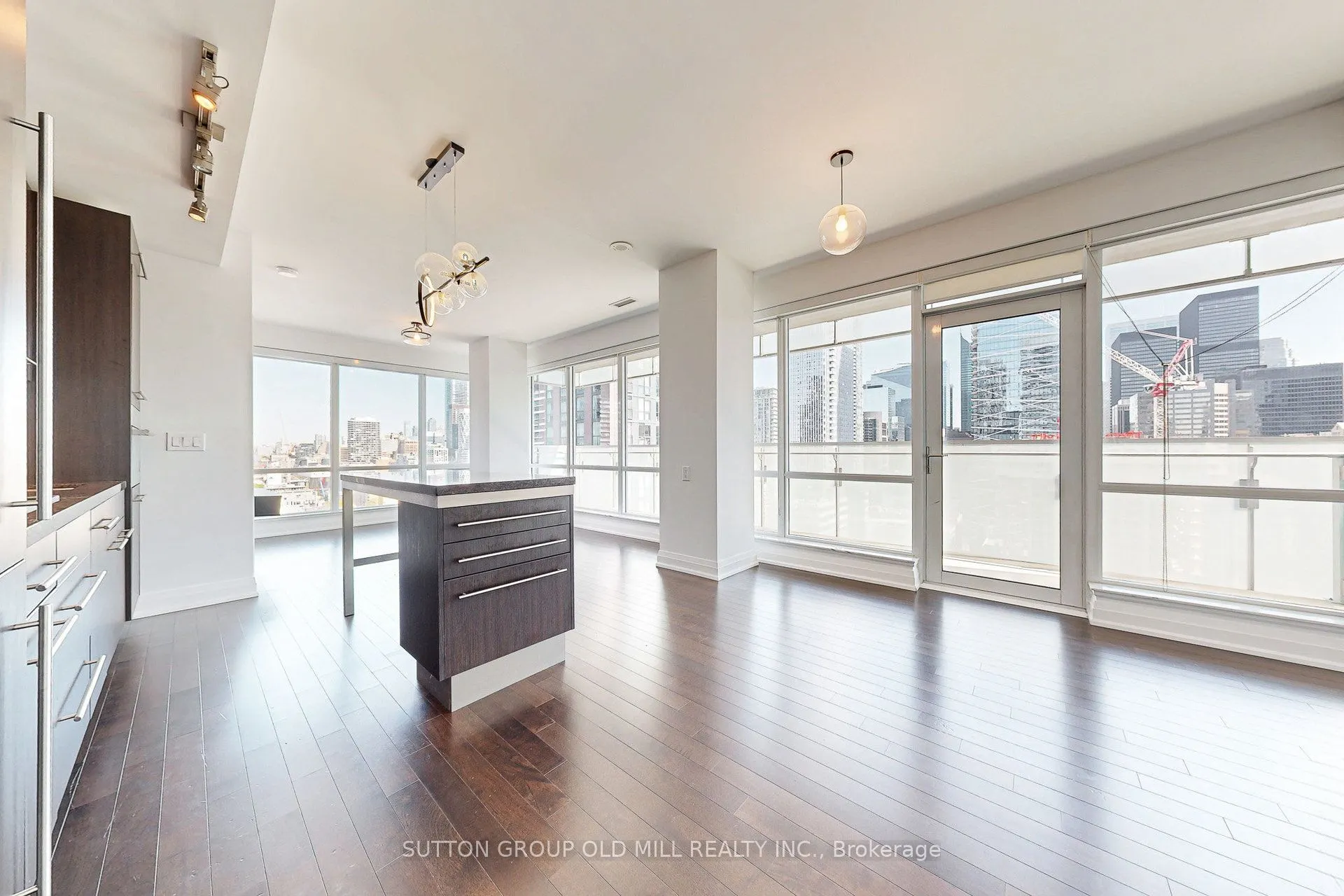80 John Street, #2009