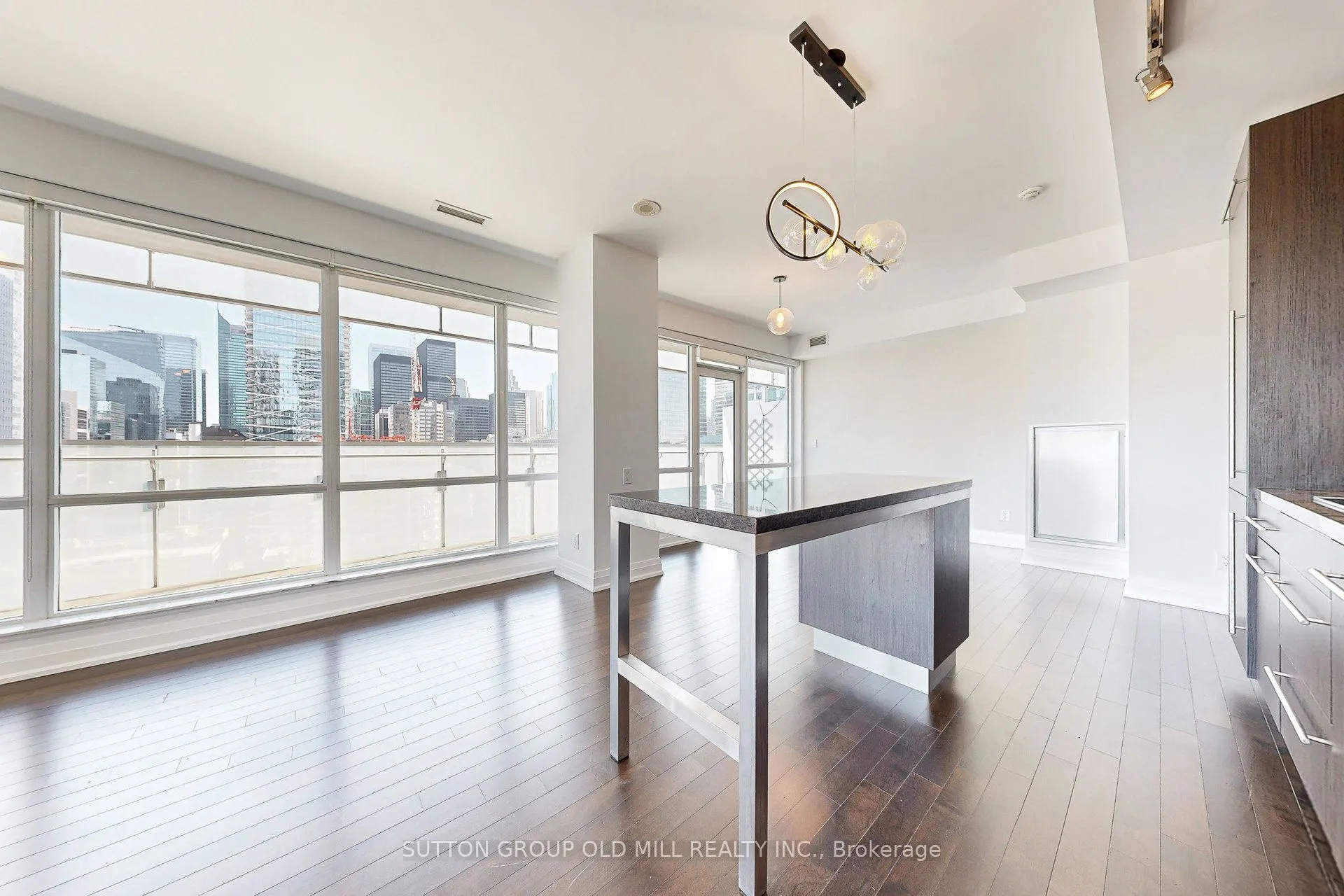 80 John Street, #2009