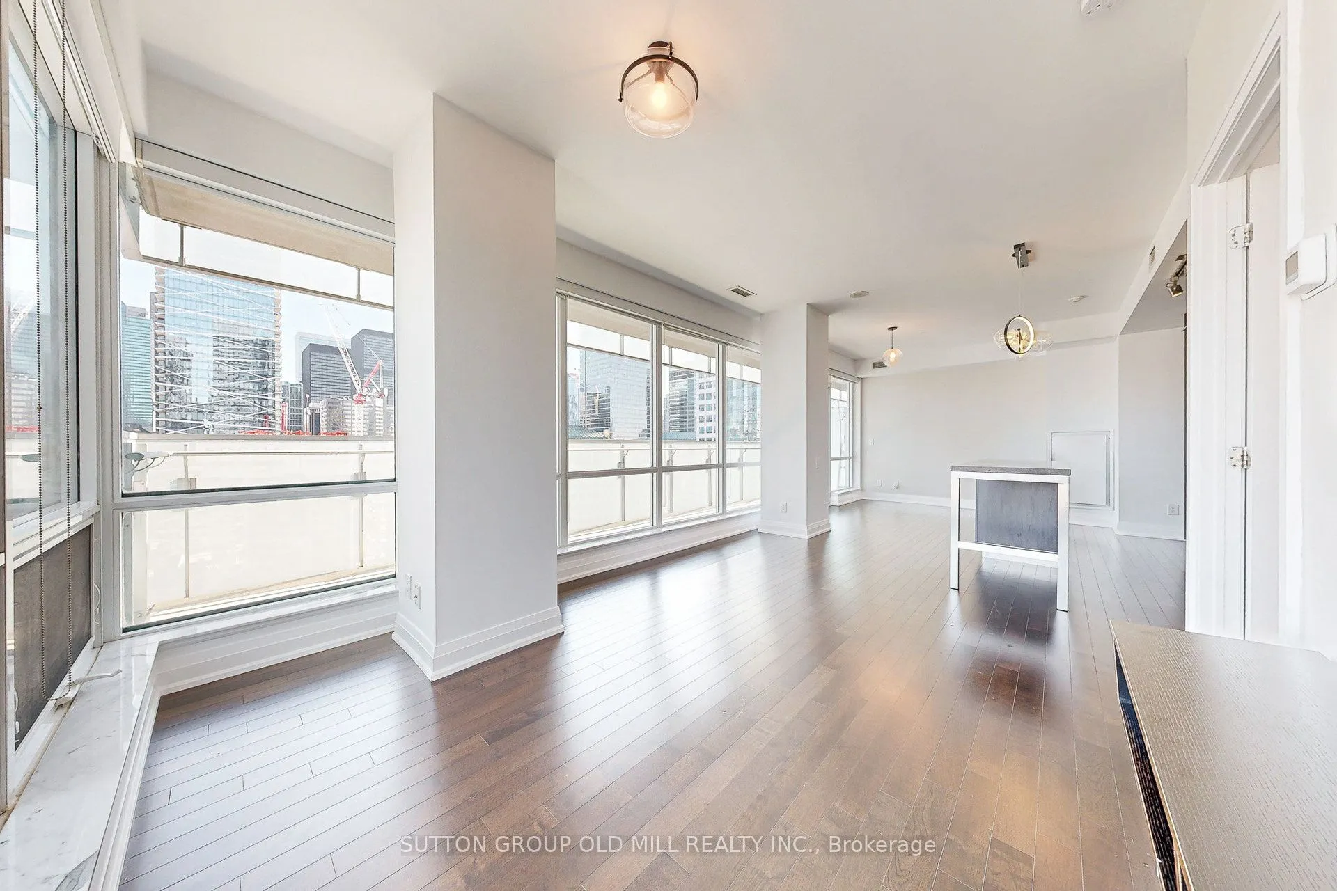 80 John Street, #2009