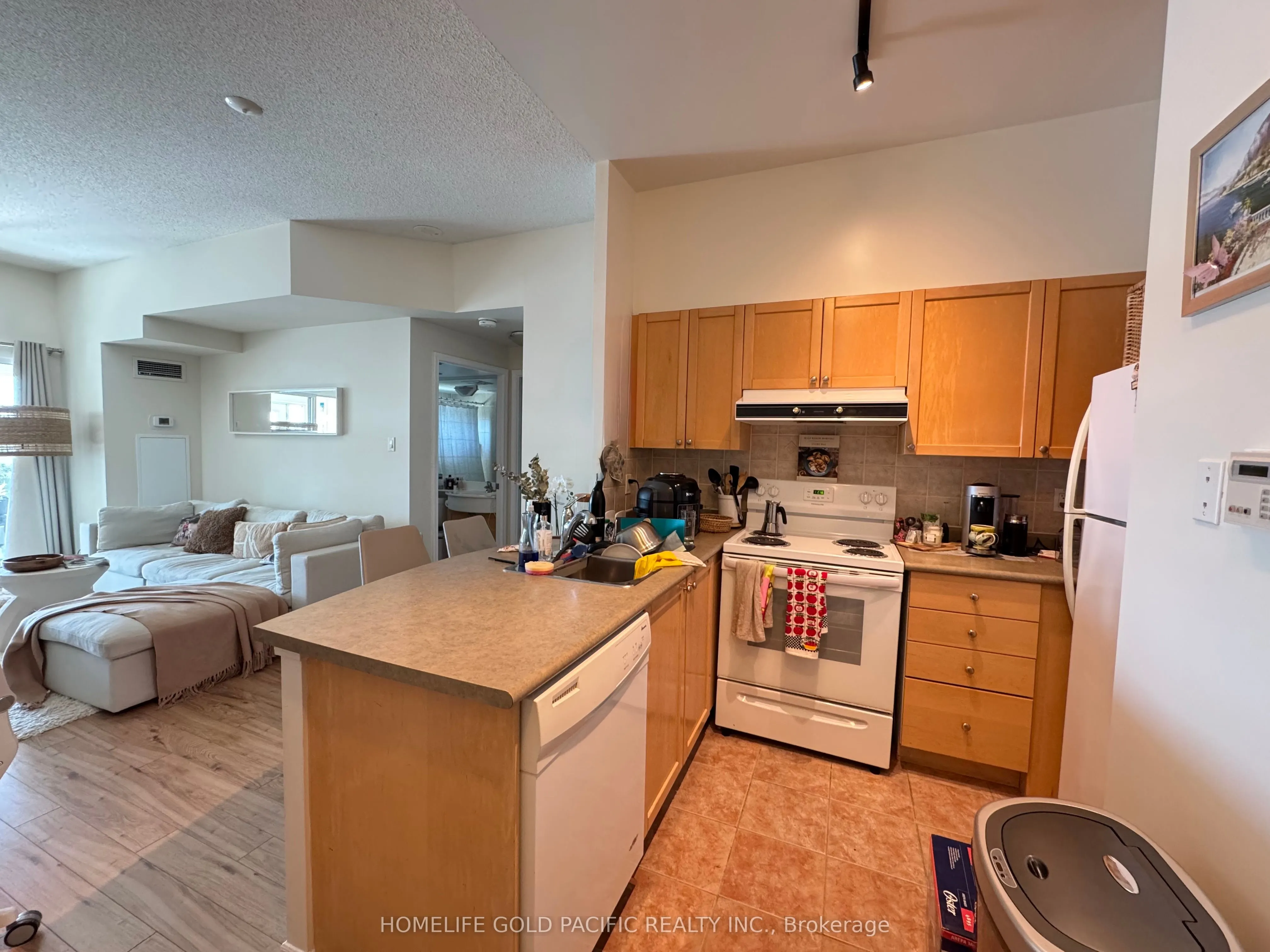 600 Queens Quay W, #611