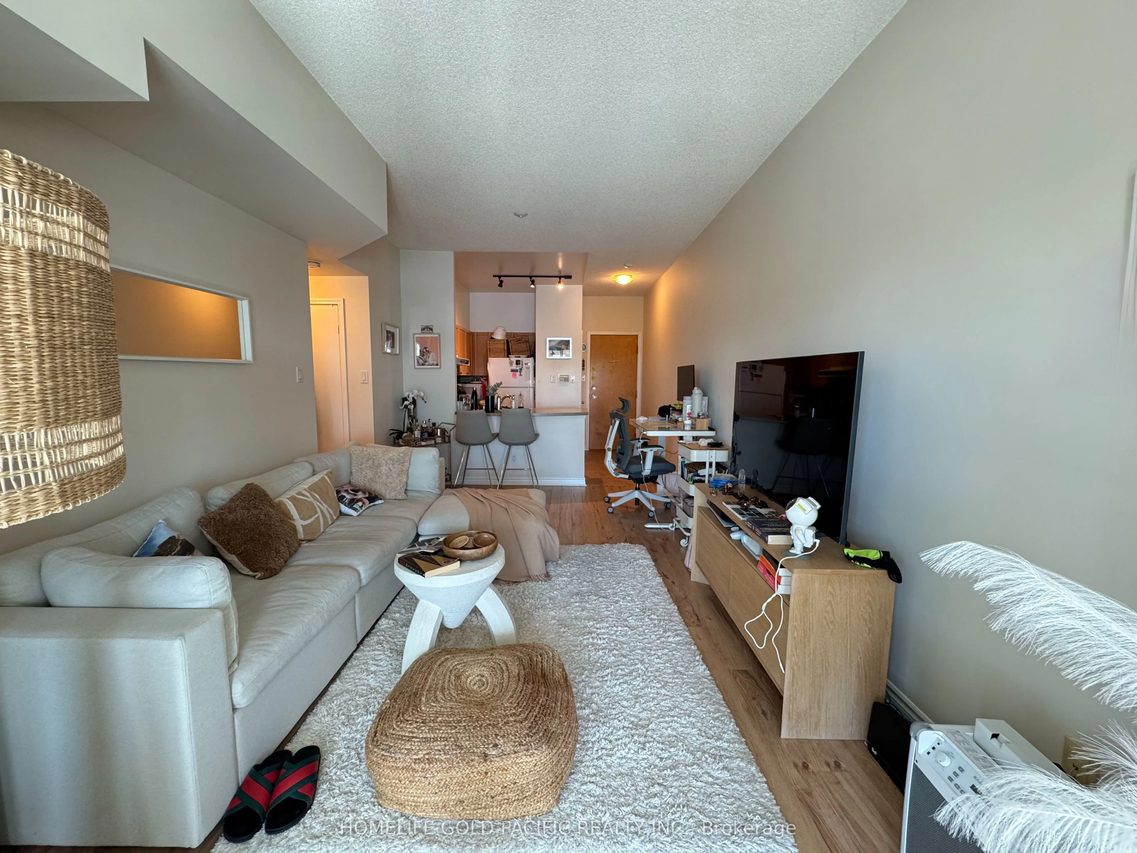 600 Queens Quay W, #611