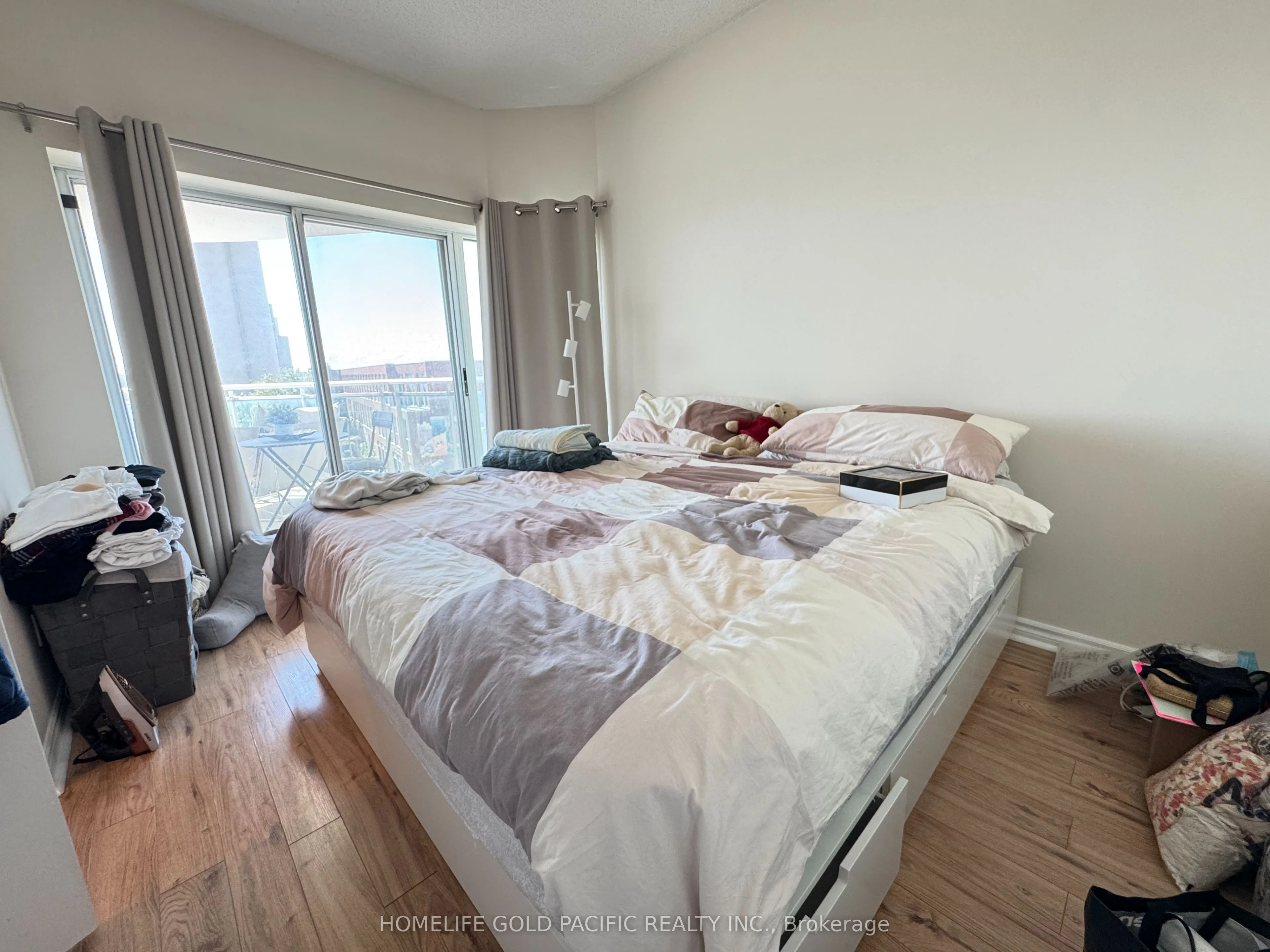 600 Queens Quay W, #611