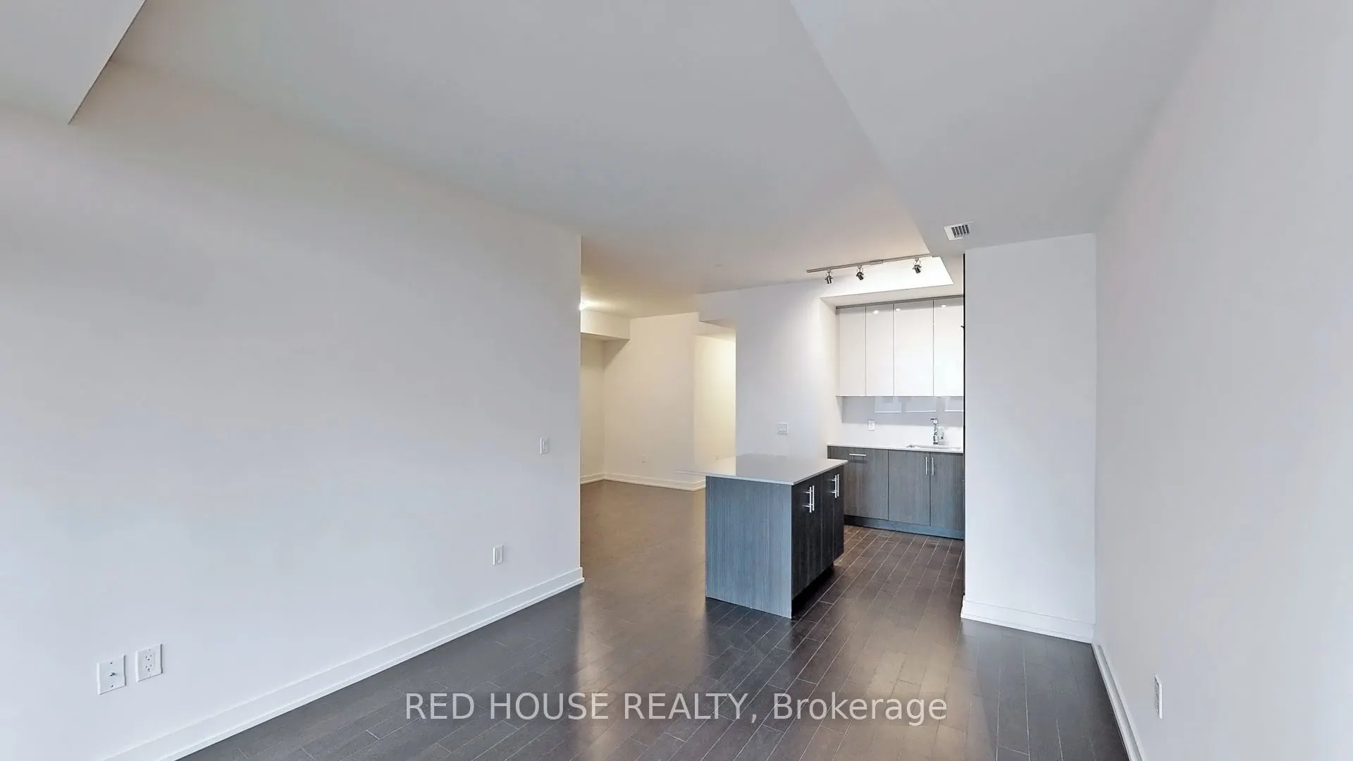330 Richmond Street W, #520