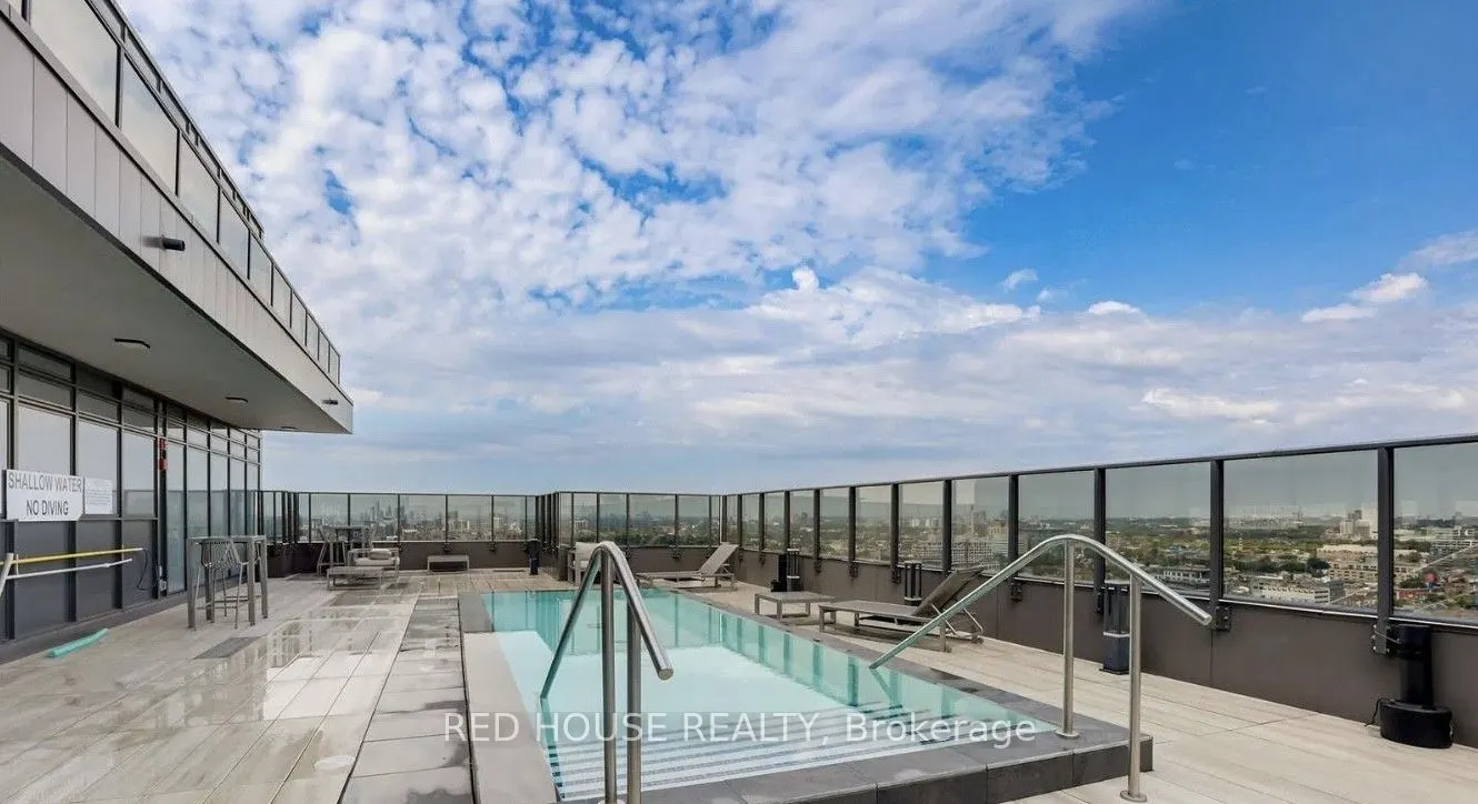 330 Richmond Street W, #520