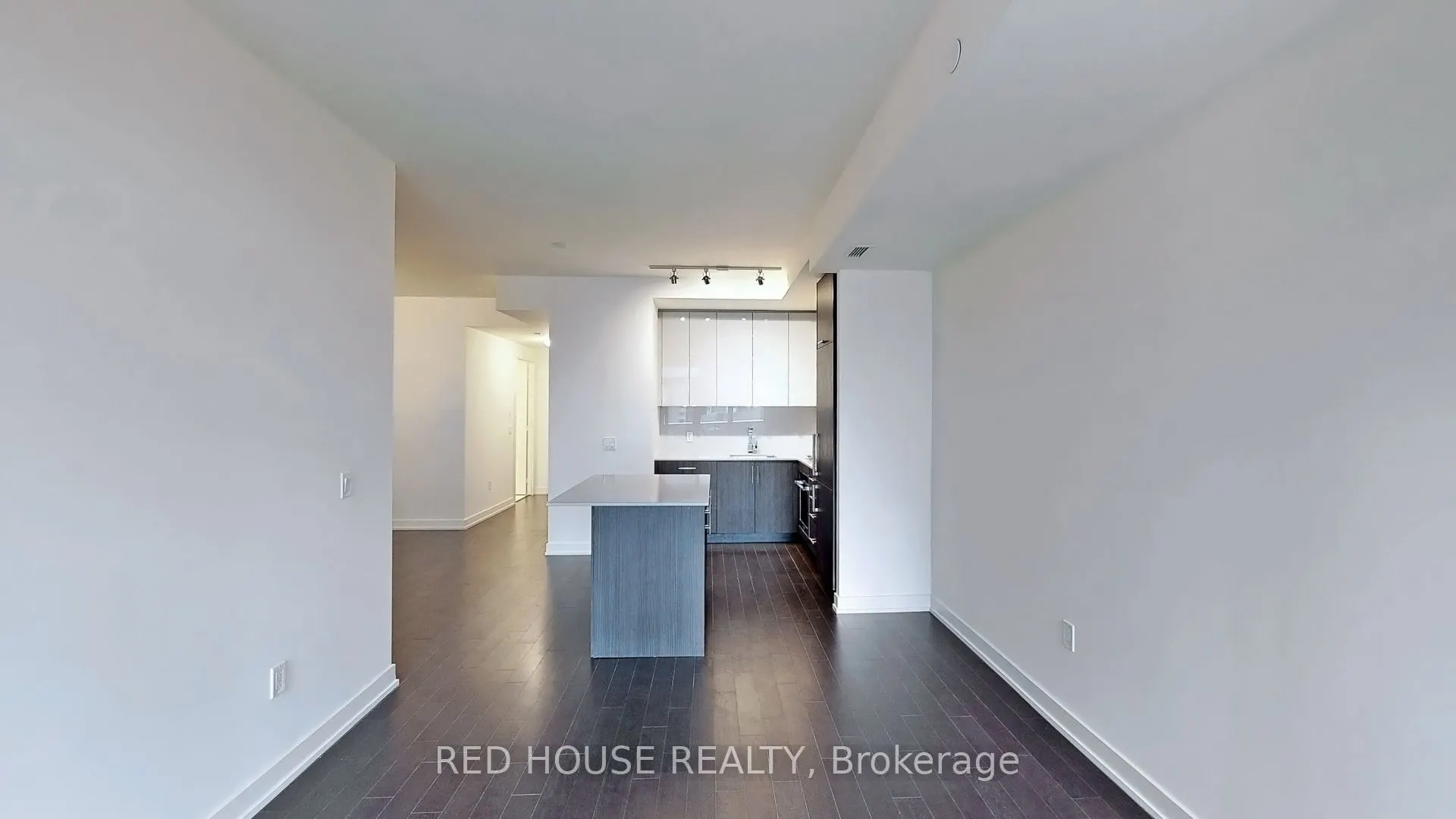 330 Richmond Street W, #520