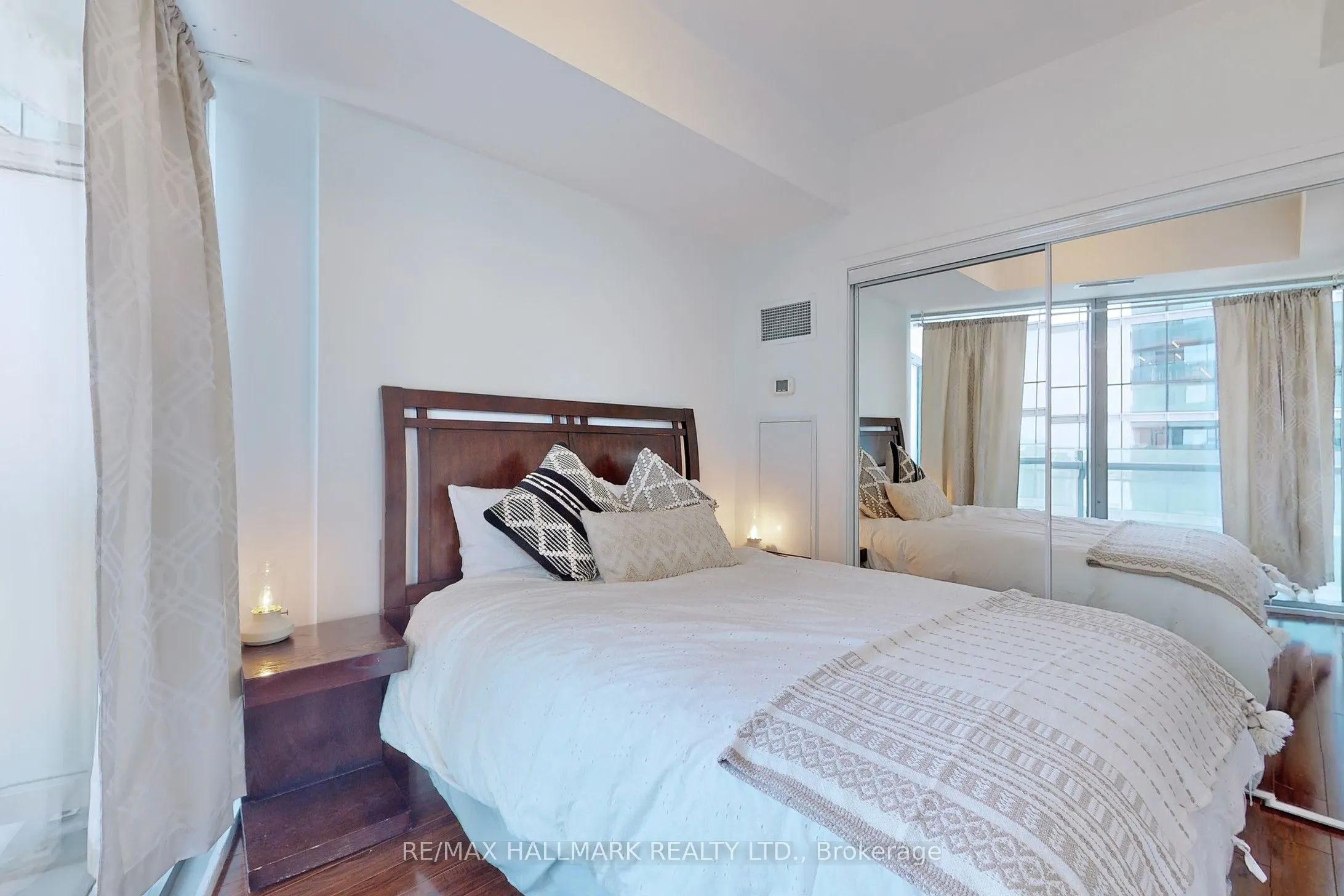 14 York Street, #3610