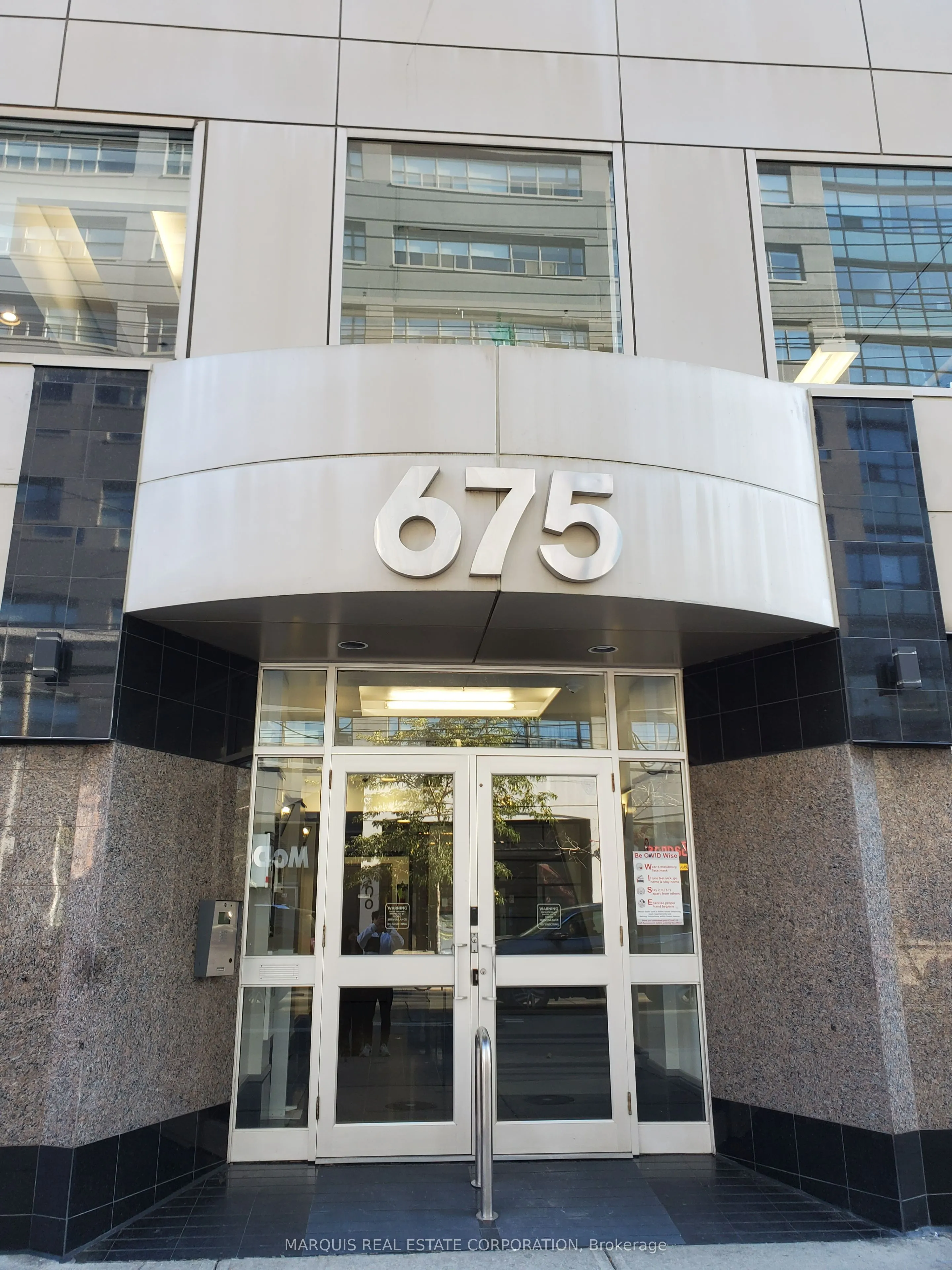 675 King Street W, #302