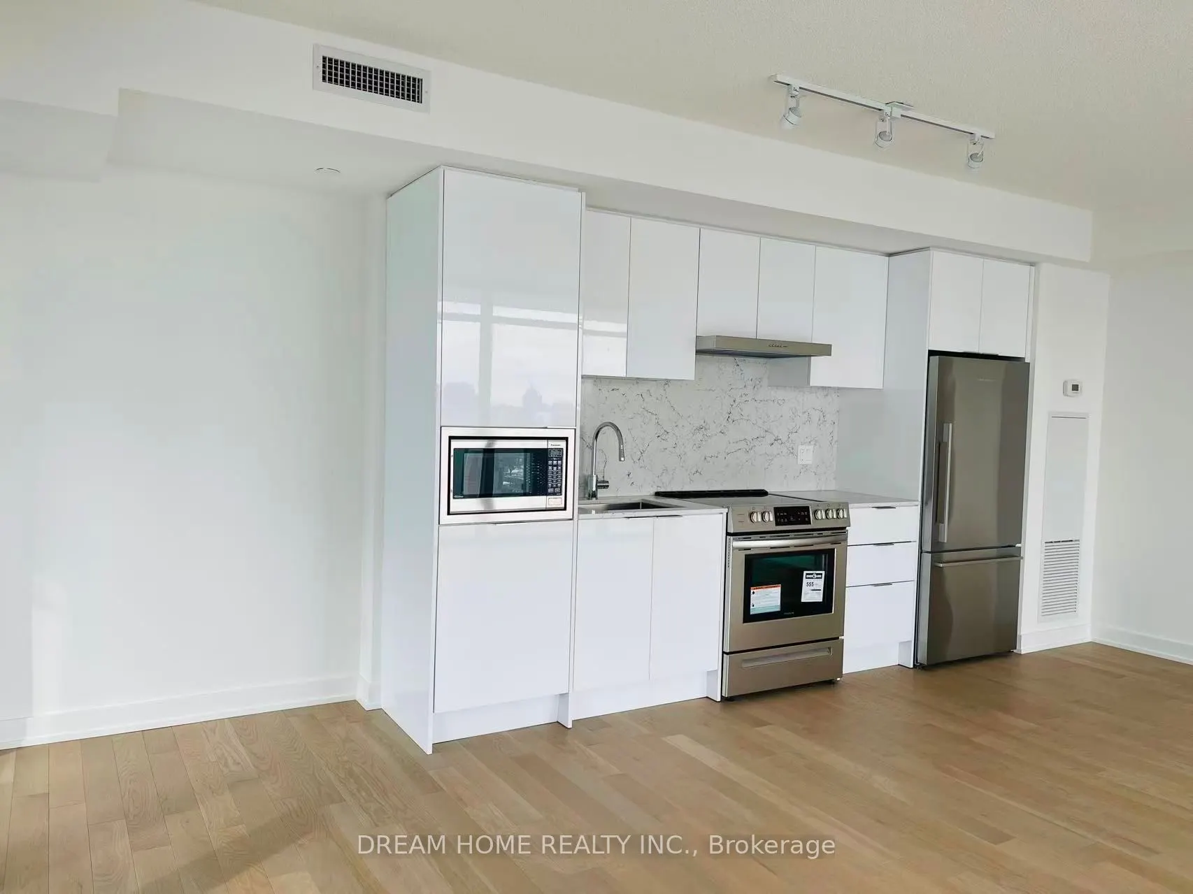 25 Richmond Street E, #1603