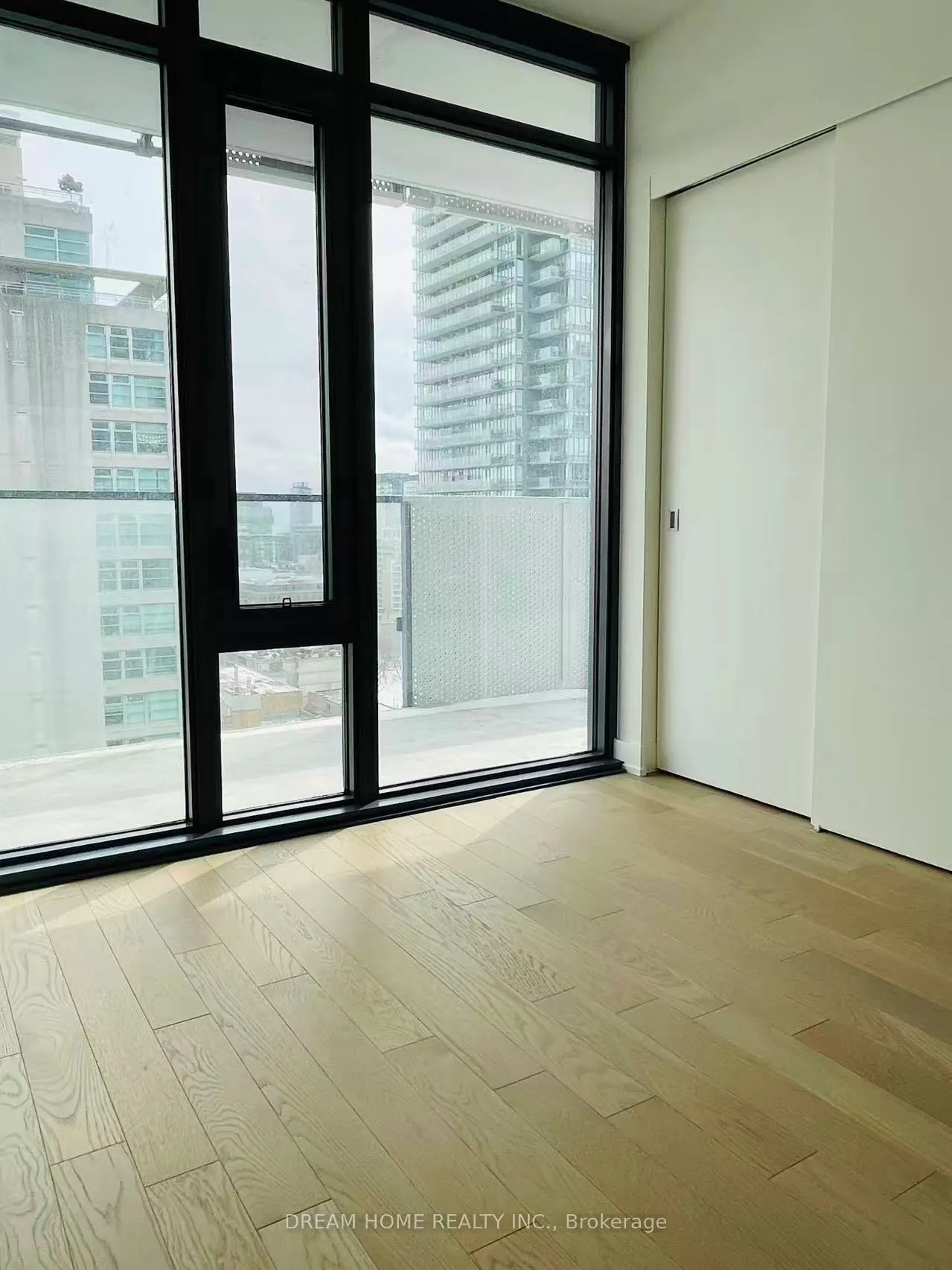 25 Richmond Street E, #1603