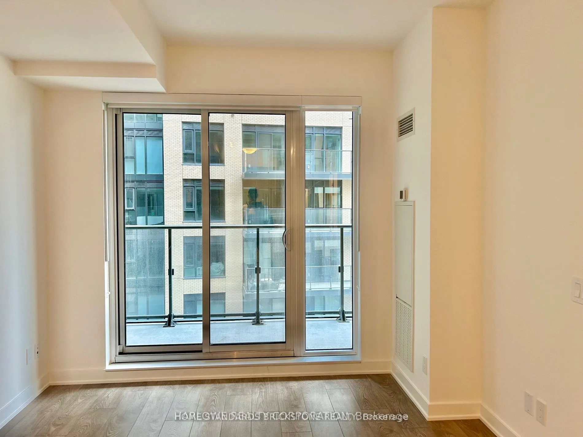 543 Richmond Street W, #933