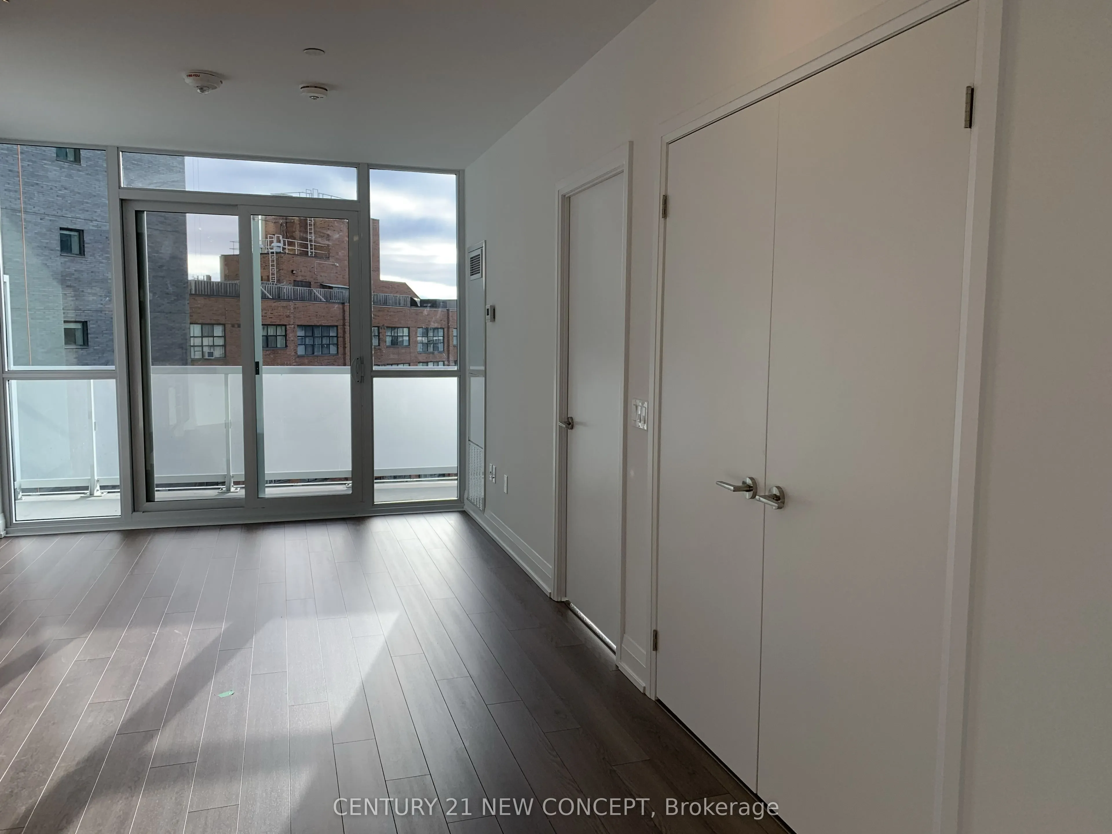 77 Mutual Street, #903