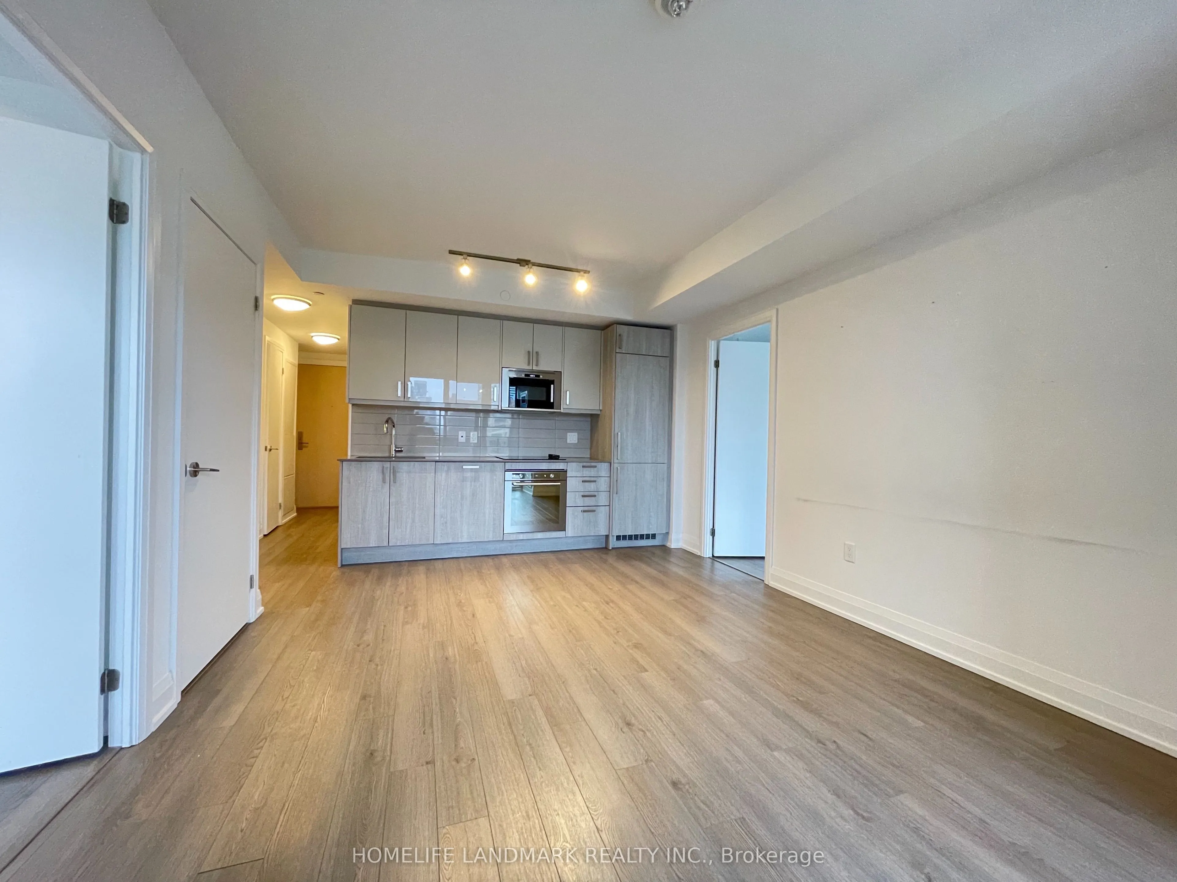 77 Mutual Street, #2808