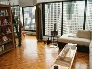 65 Harbour Square, #1809