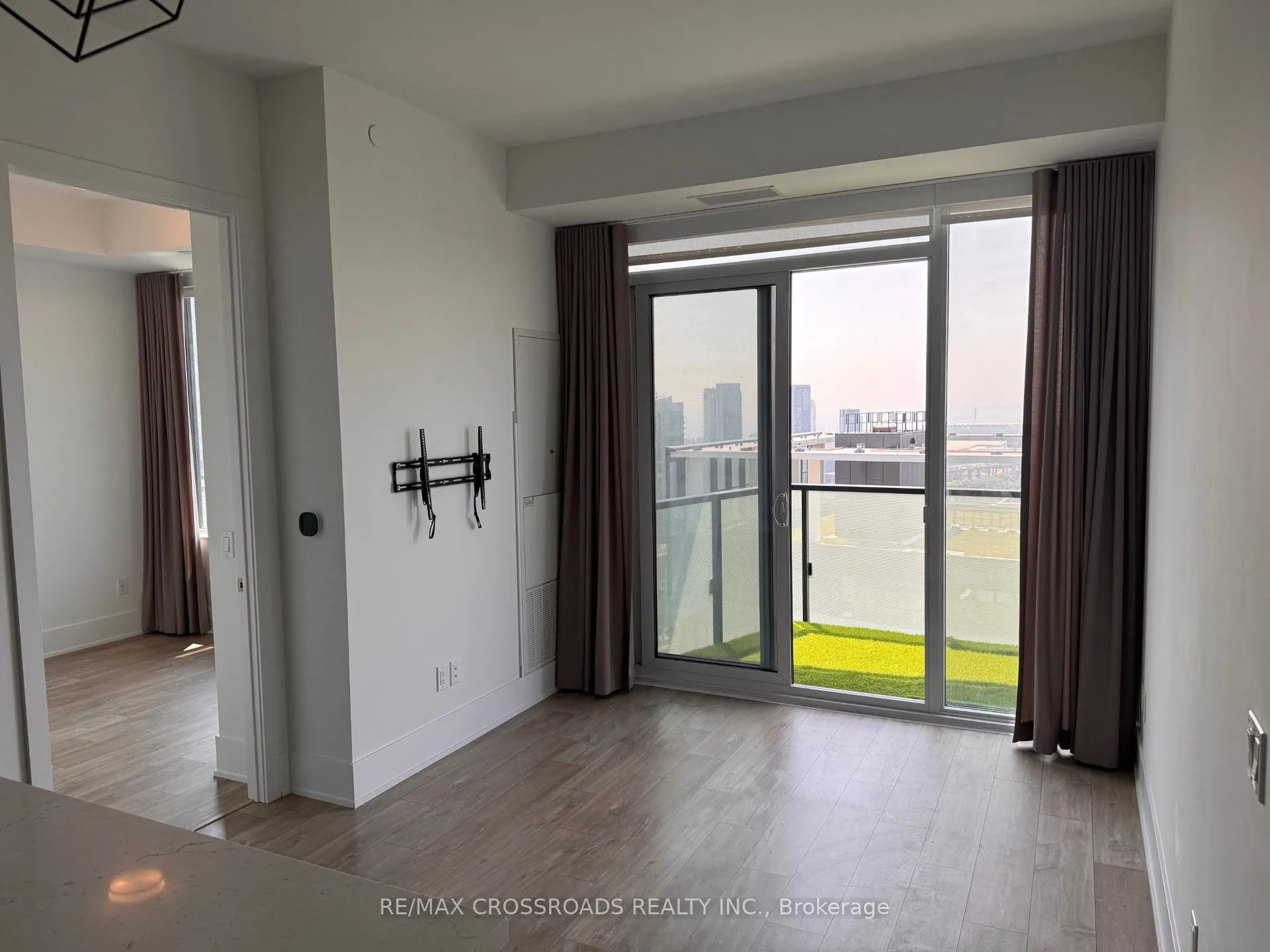 470 FRONT Street W, #2415