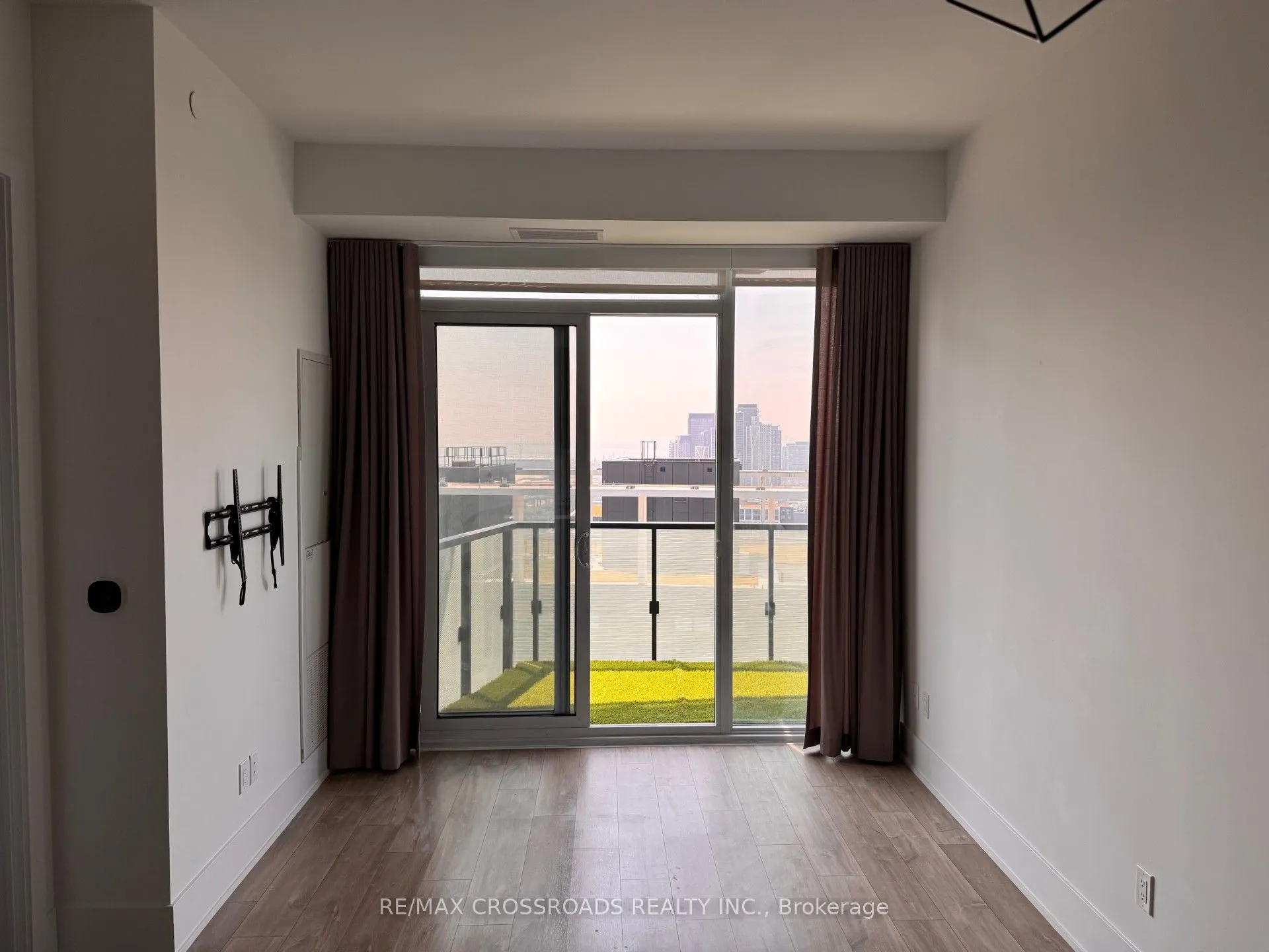 470 FRONT Street W, #2415