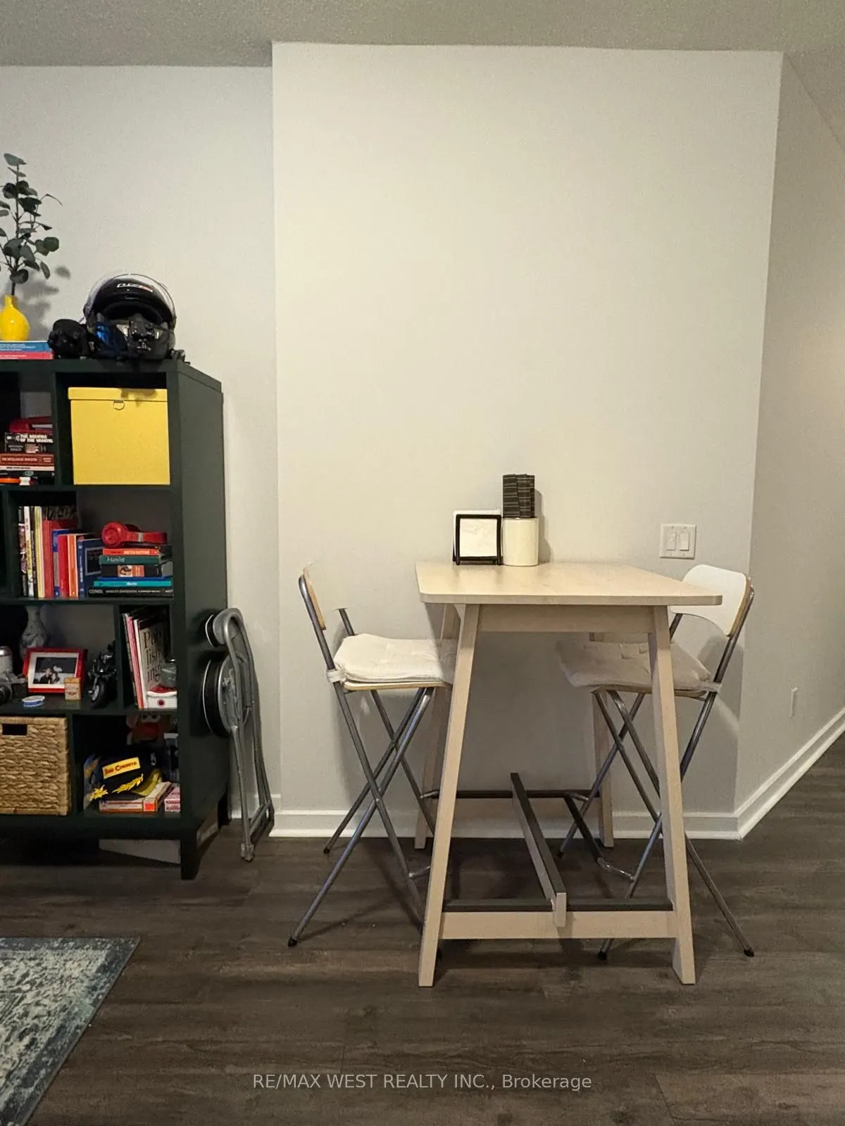 218 Queens Quay W, #2204