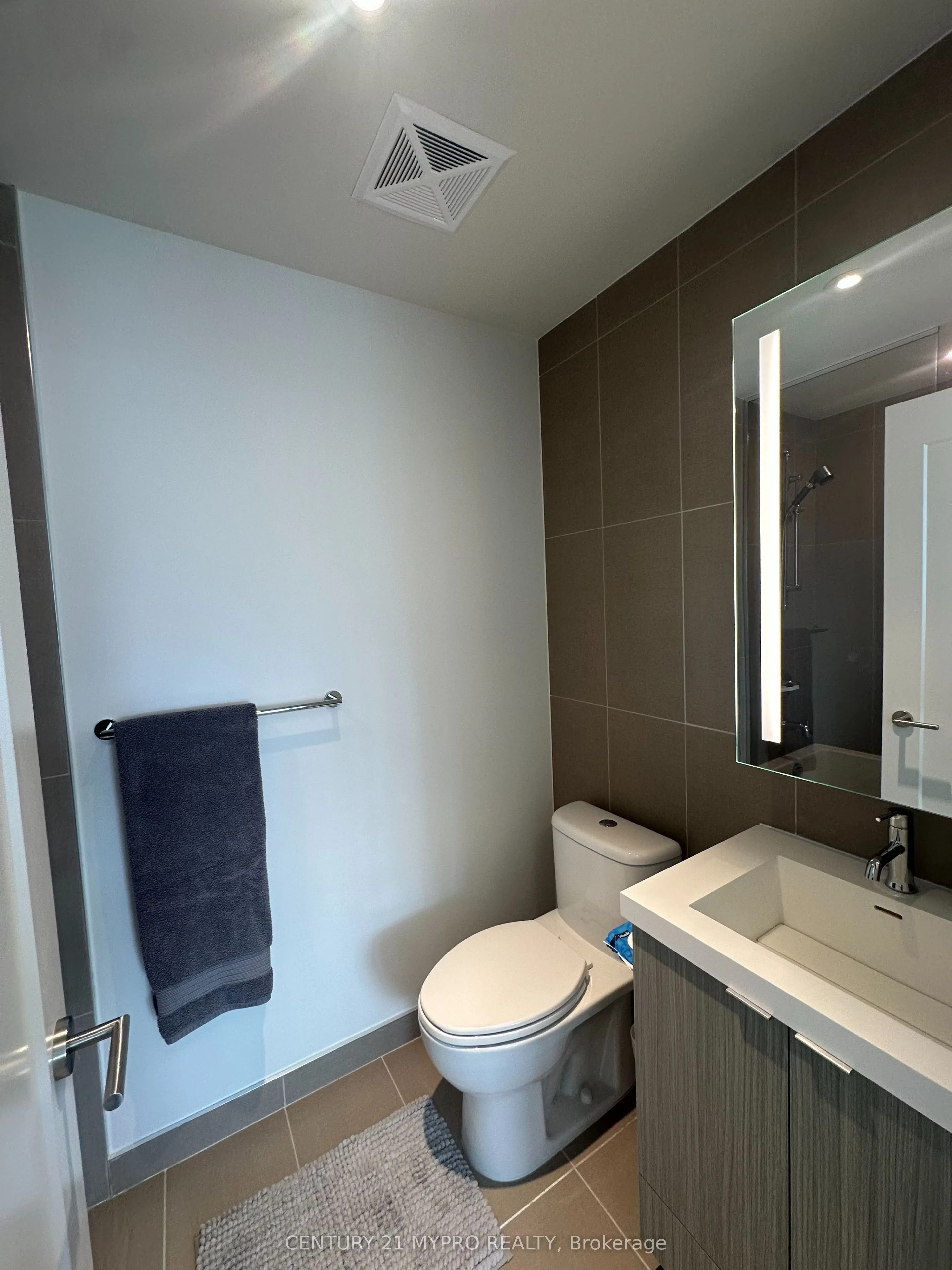 575 Bloor Street E, #3508