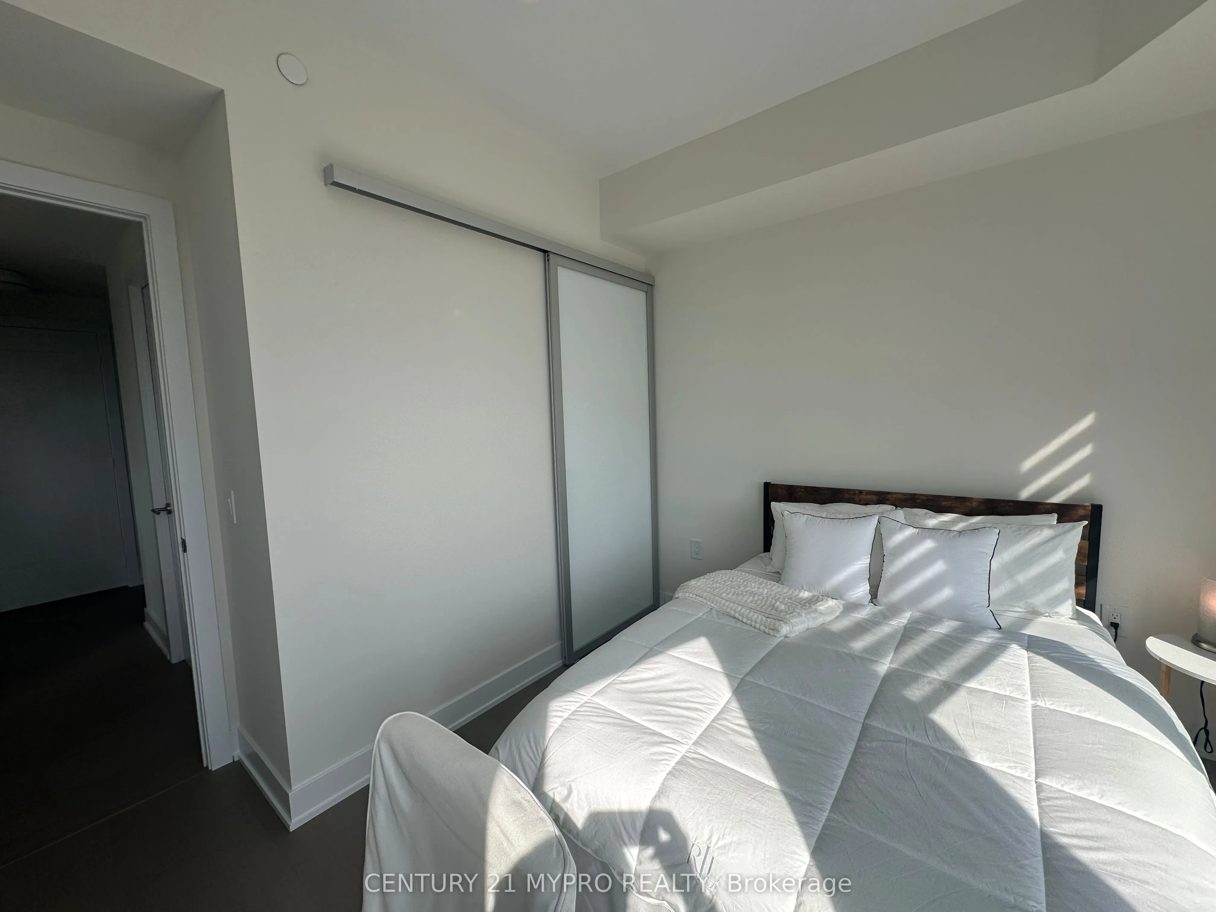 575 Bloor Street E, #3508