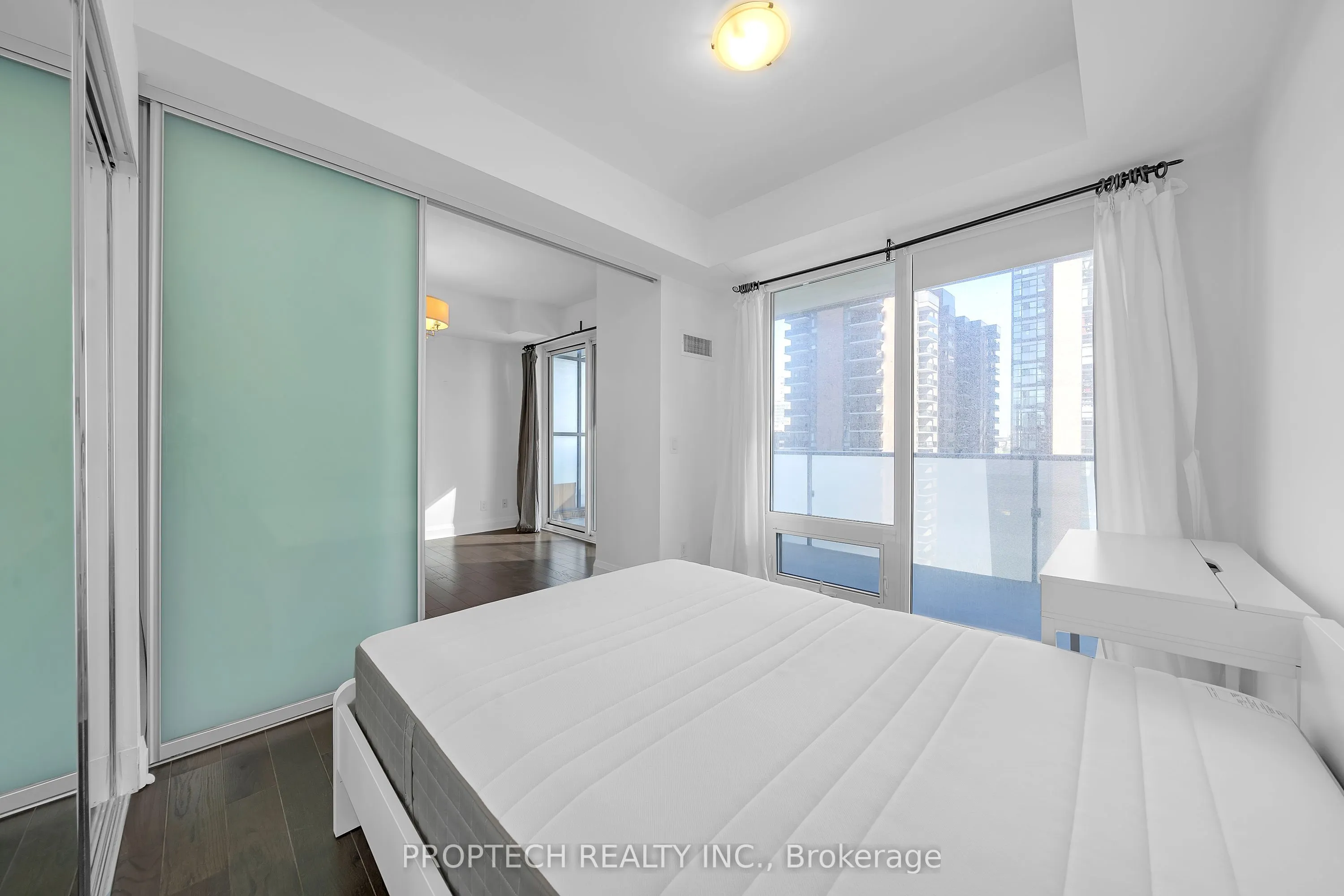 1080 Bay Street, #1009