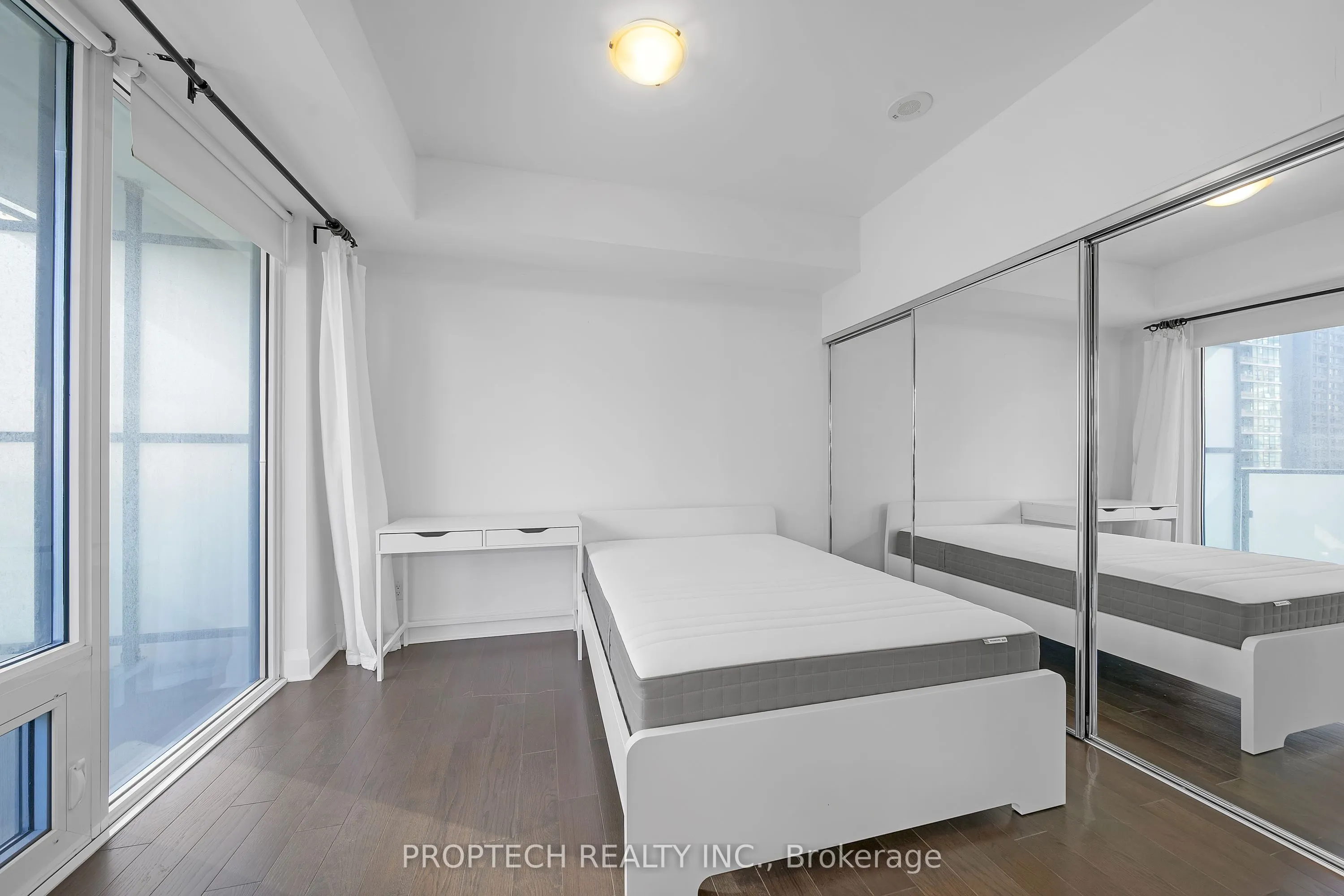 1080 Bay Street, #1009