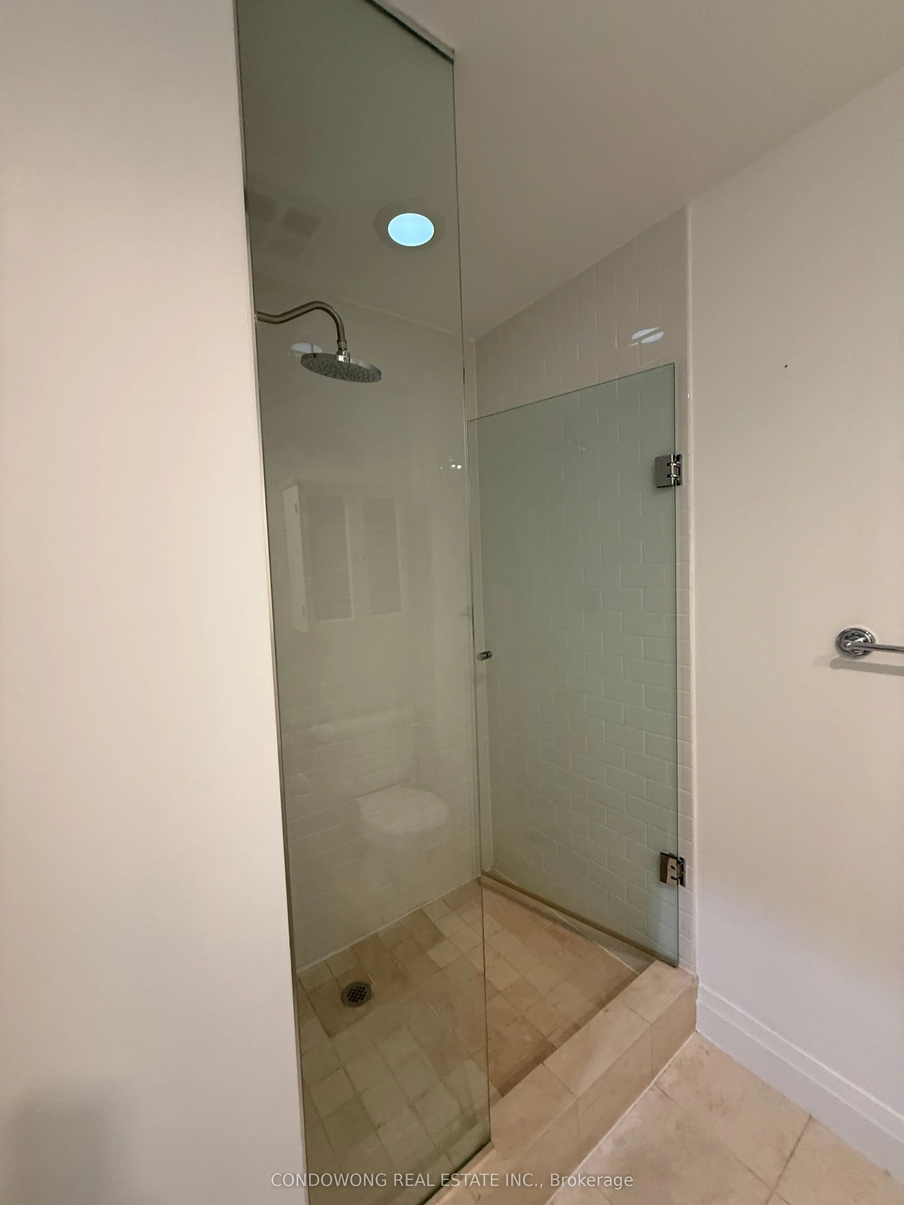 25 Scrivener Square, #908