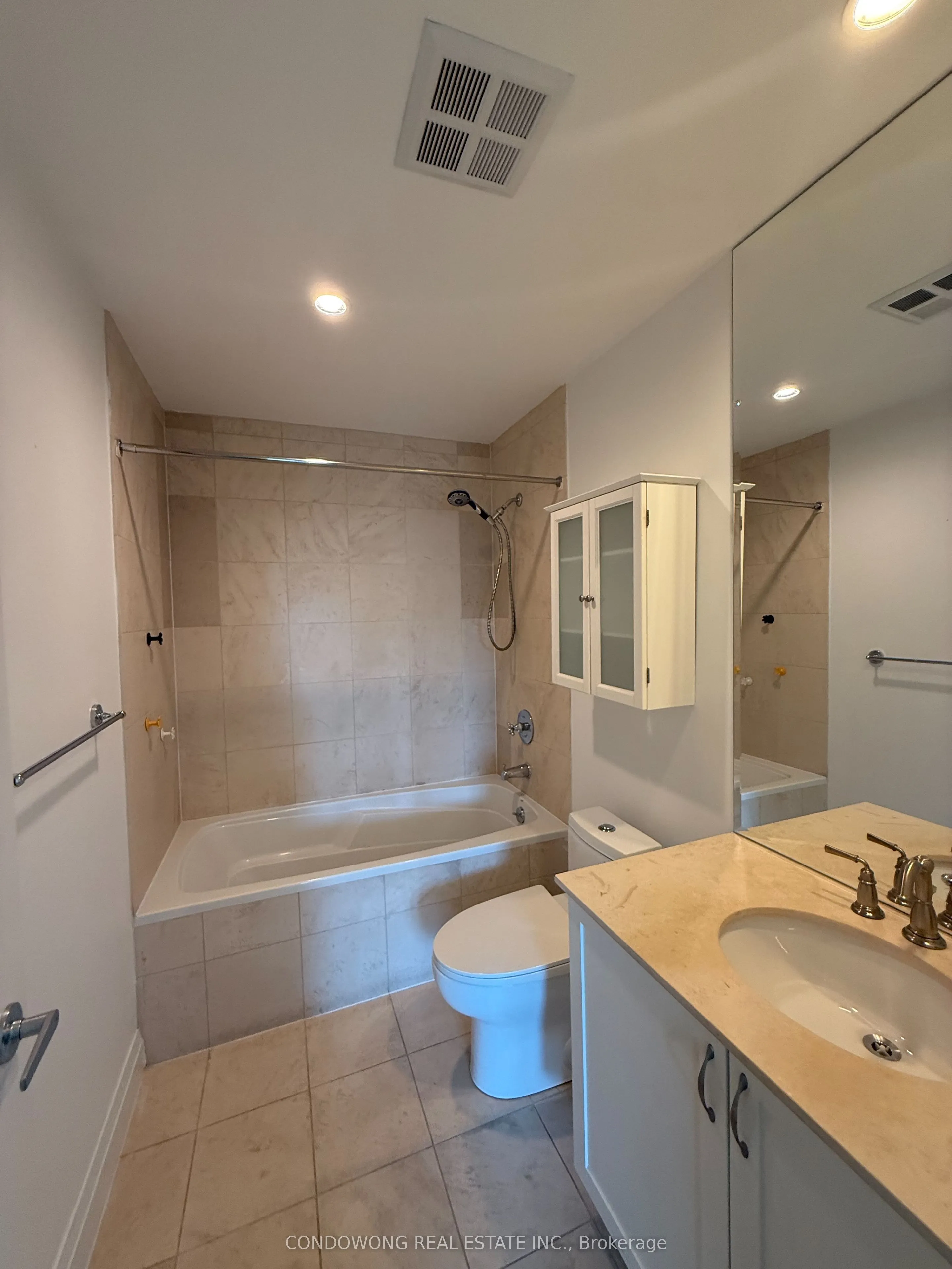 25 Scrivener Square, #908