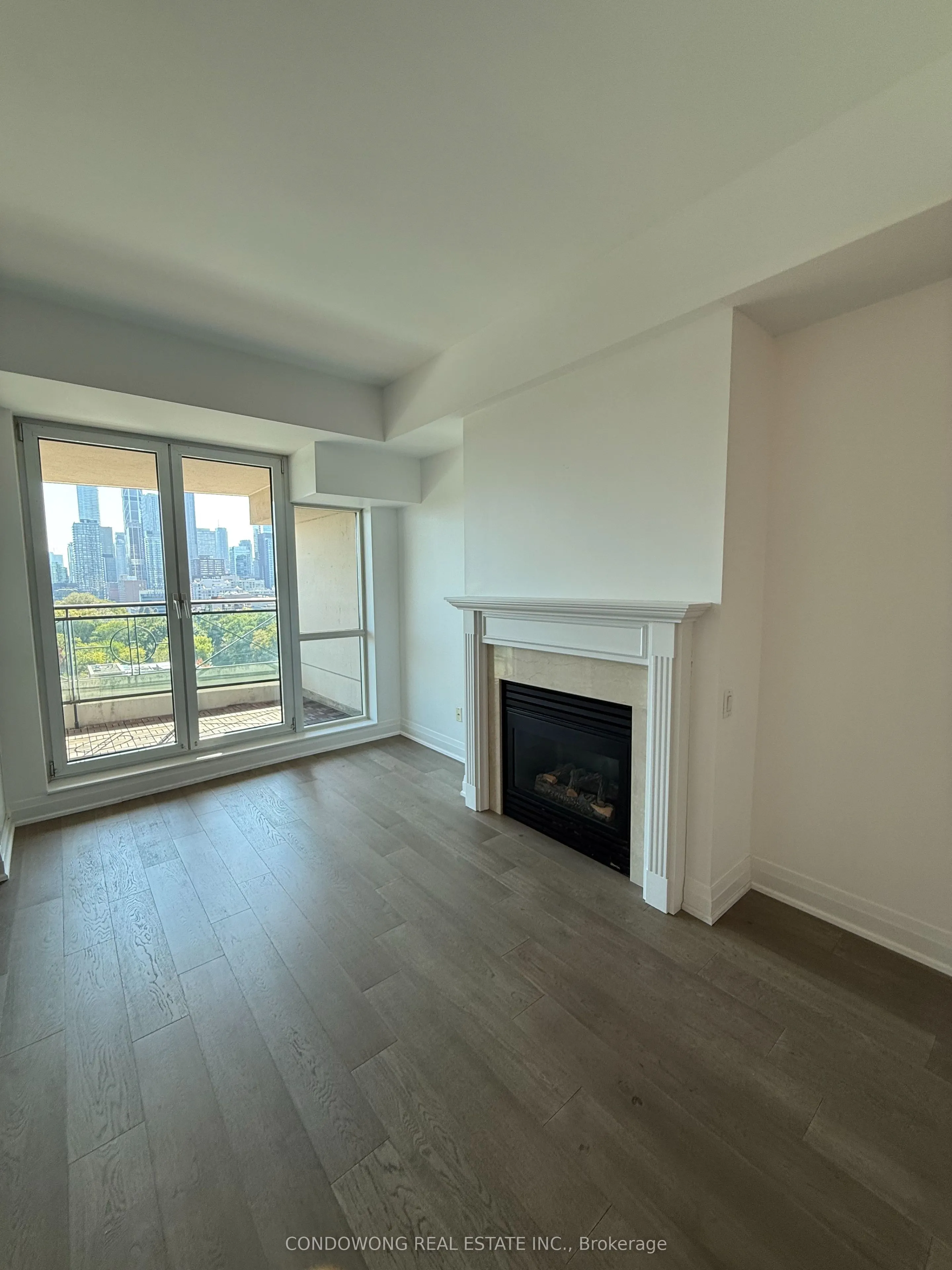 25 Scrivener Square, #908