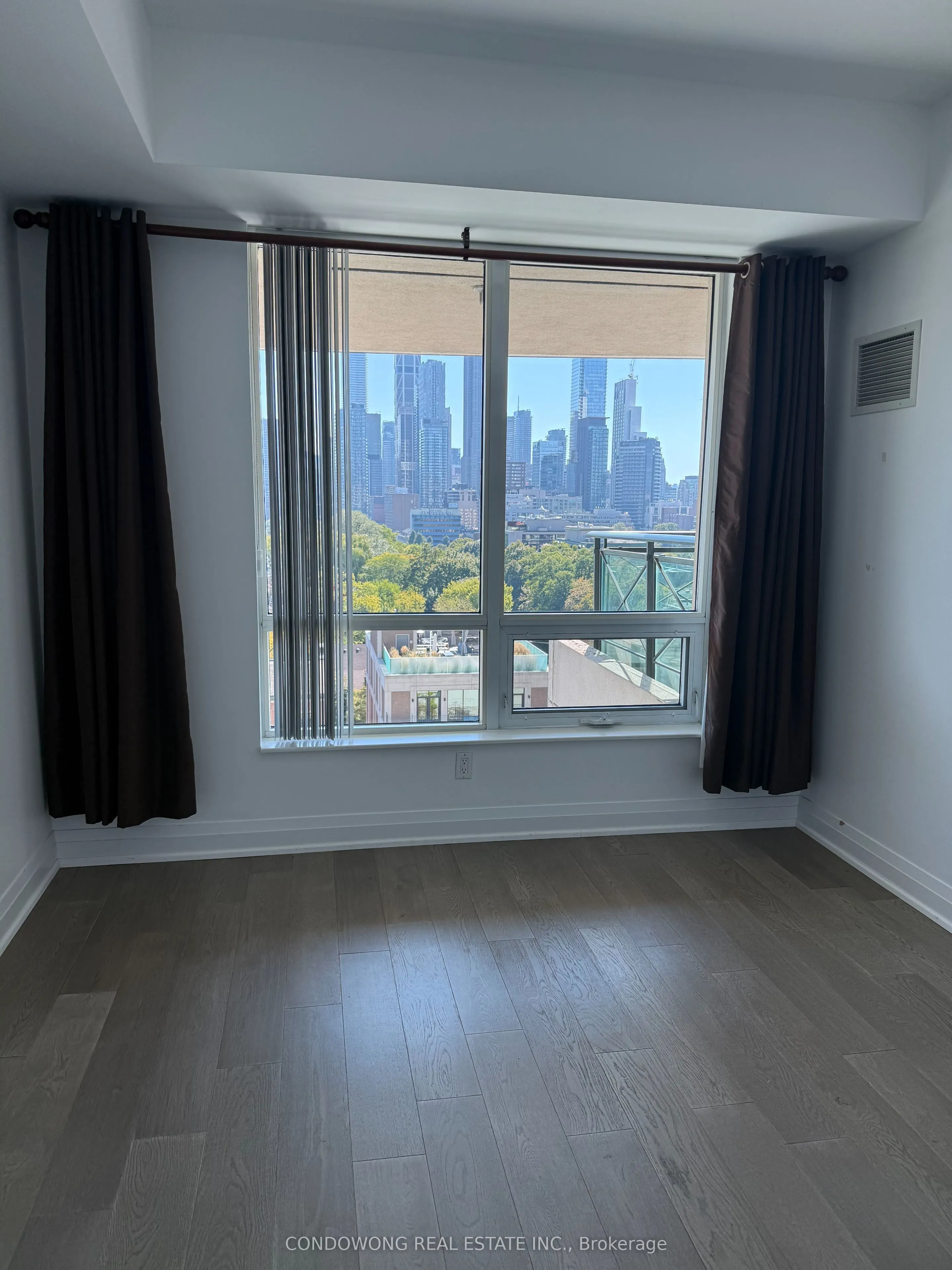 25 Scrivener Square, #908