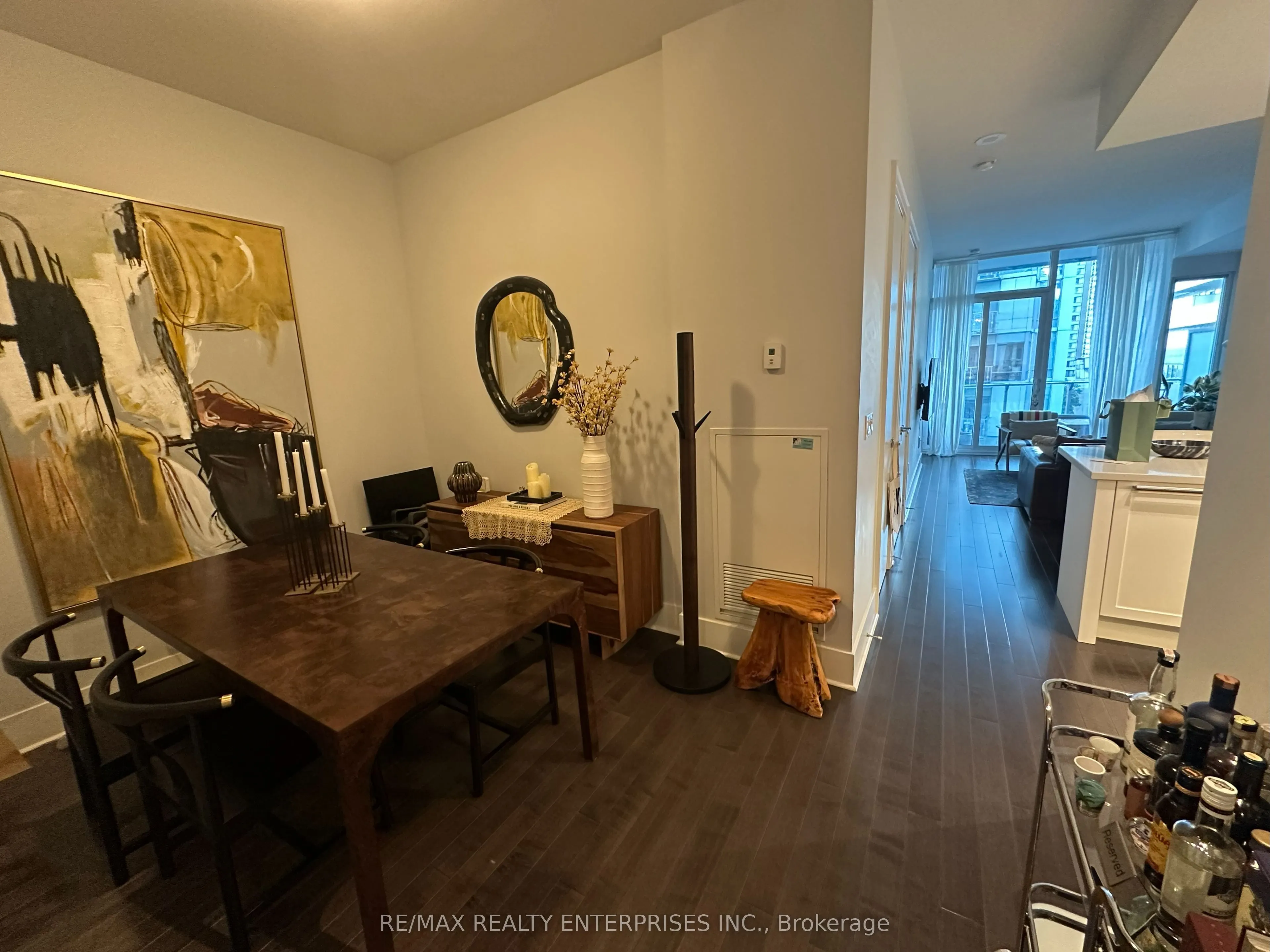 29 Queens Quay E, #829