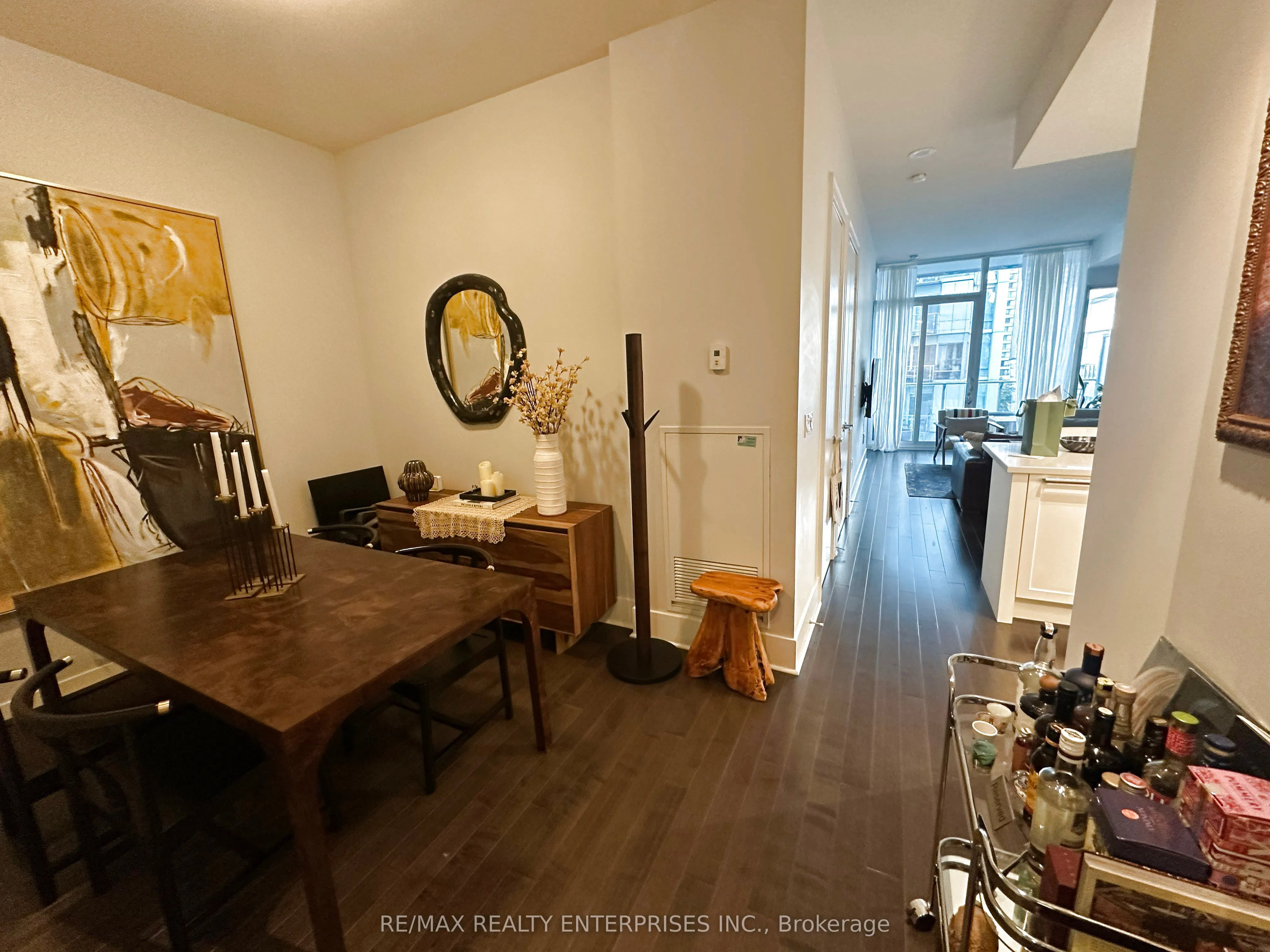 29 Queens Quay E, #829