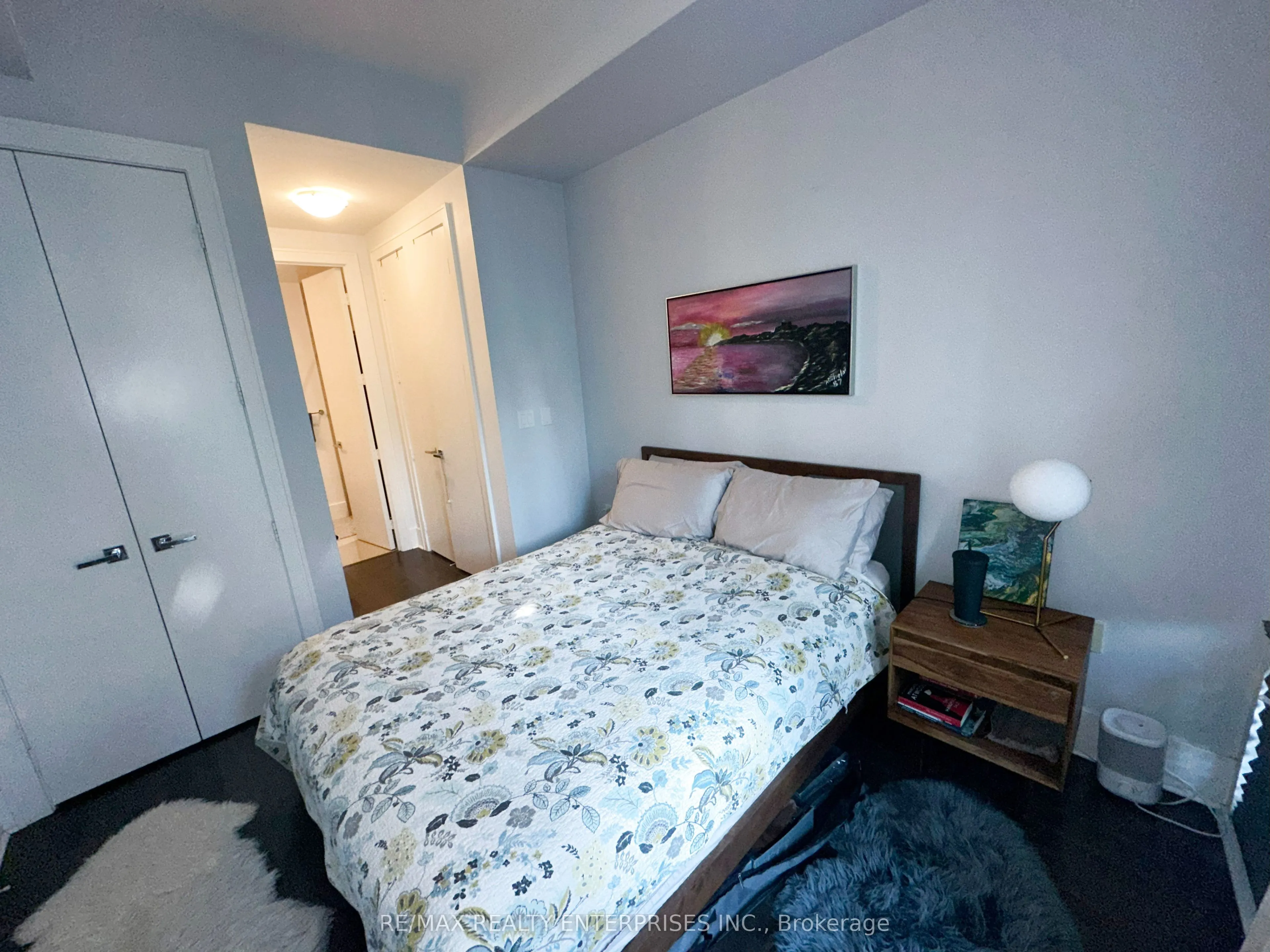 29 Queens Quay E, #829