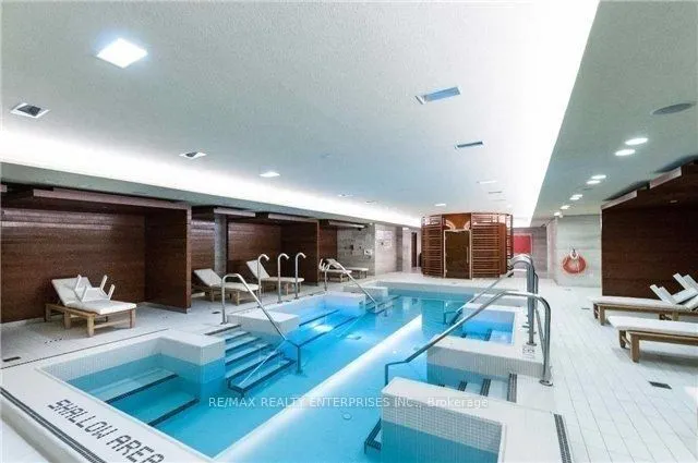 29 Queens Quay E, #829