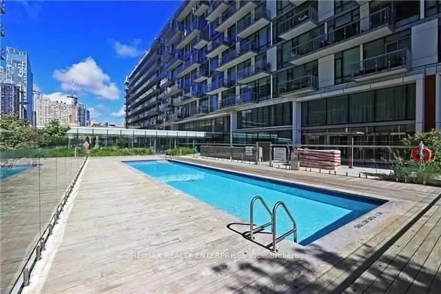 29 Queens Quay E, #829