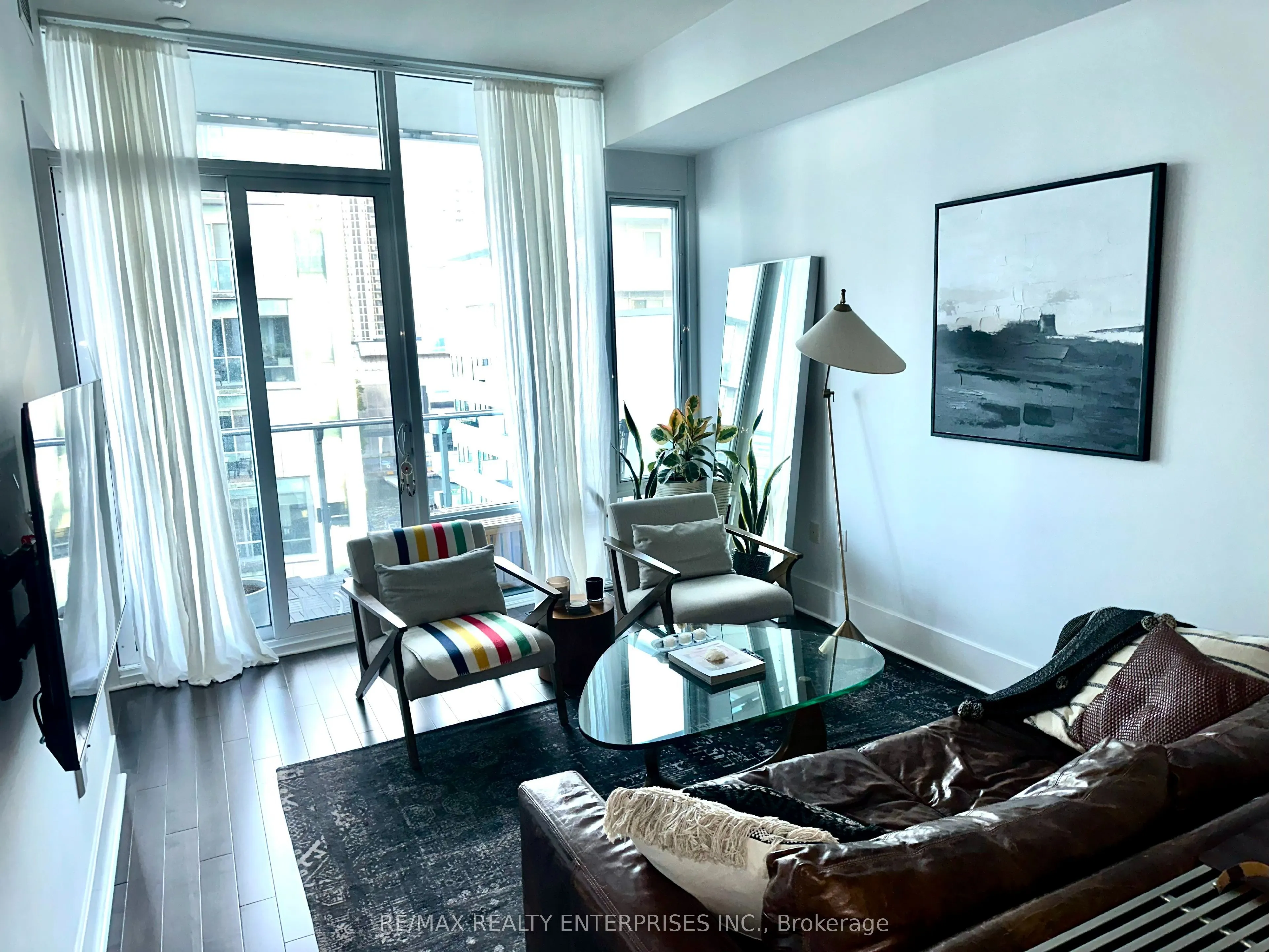 29 Queens Quay E, #829