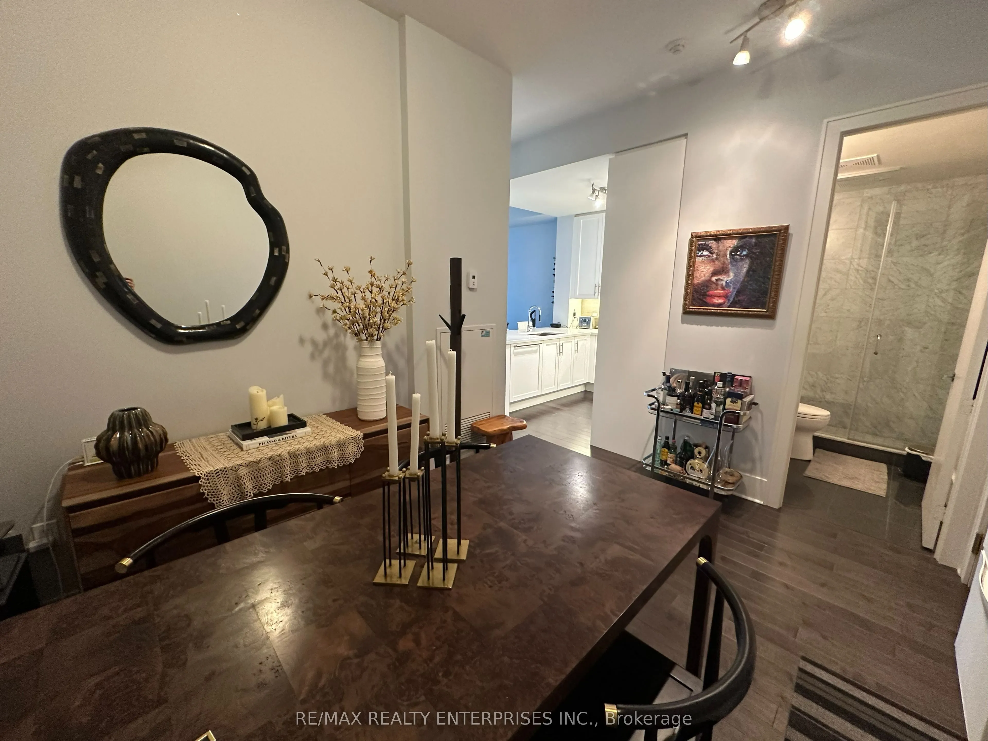 29 Queens Quay E, #829