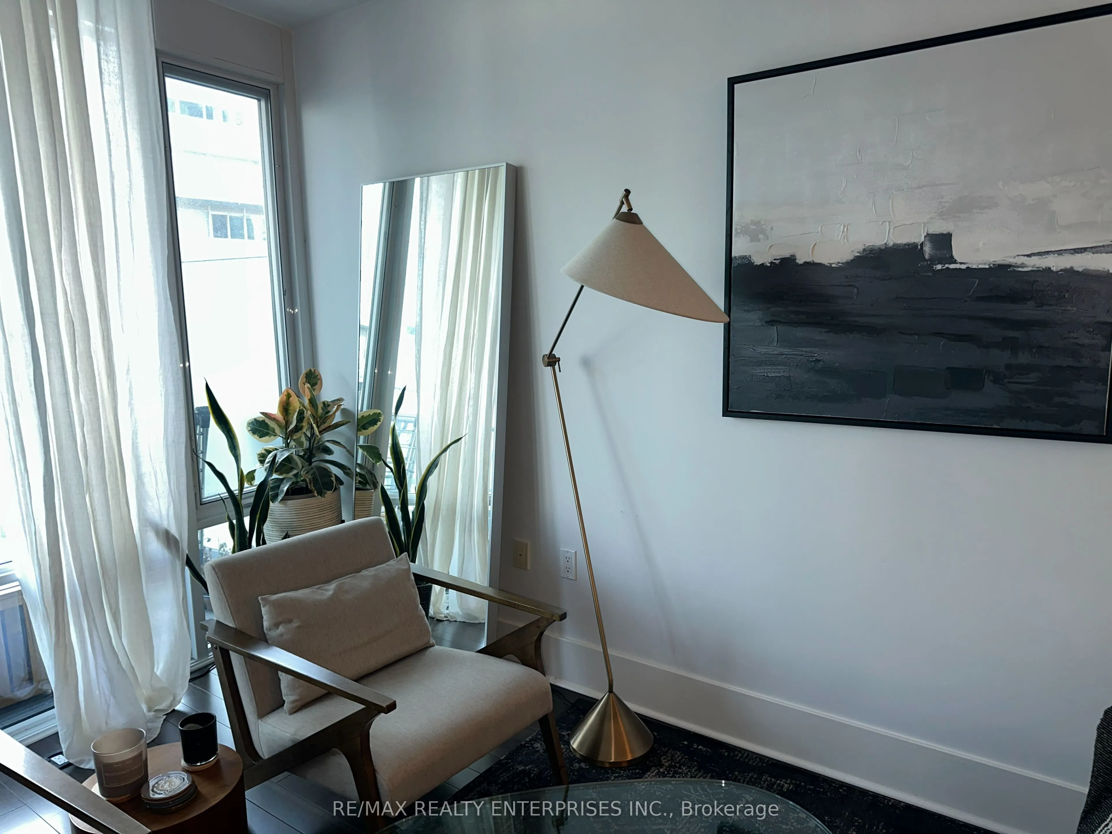29 Queens Quay E, #829