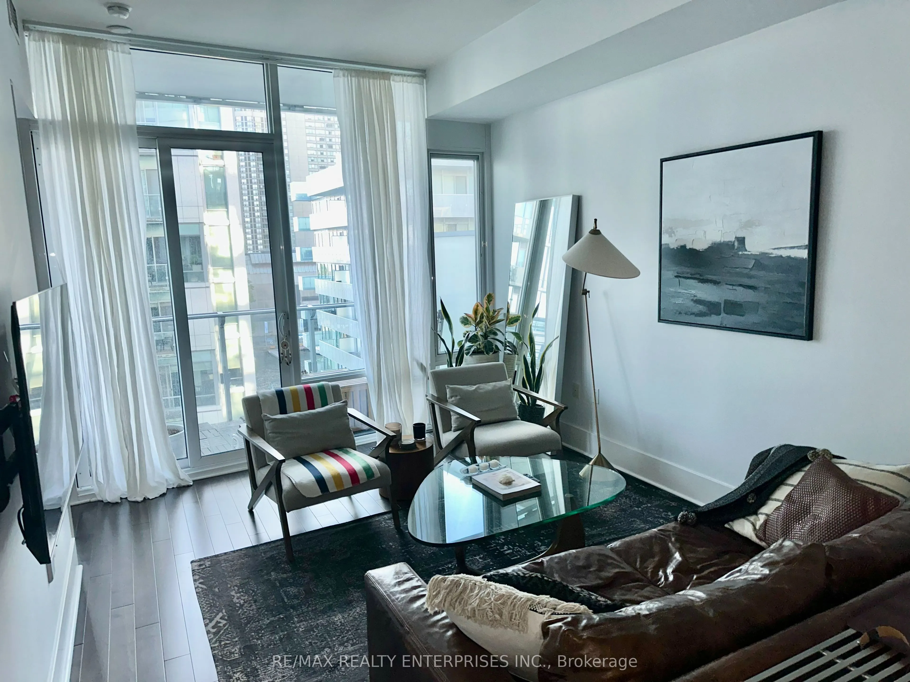 29 Queens Quay E, #829