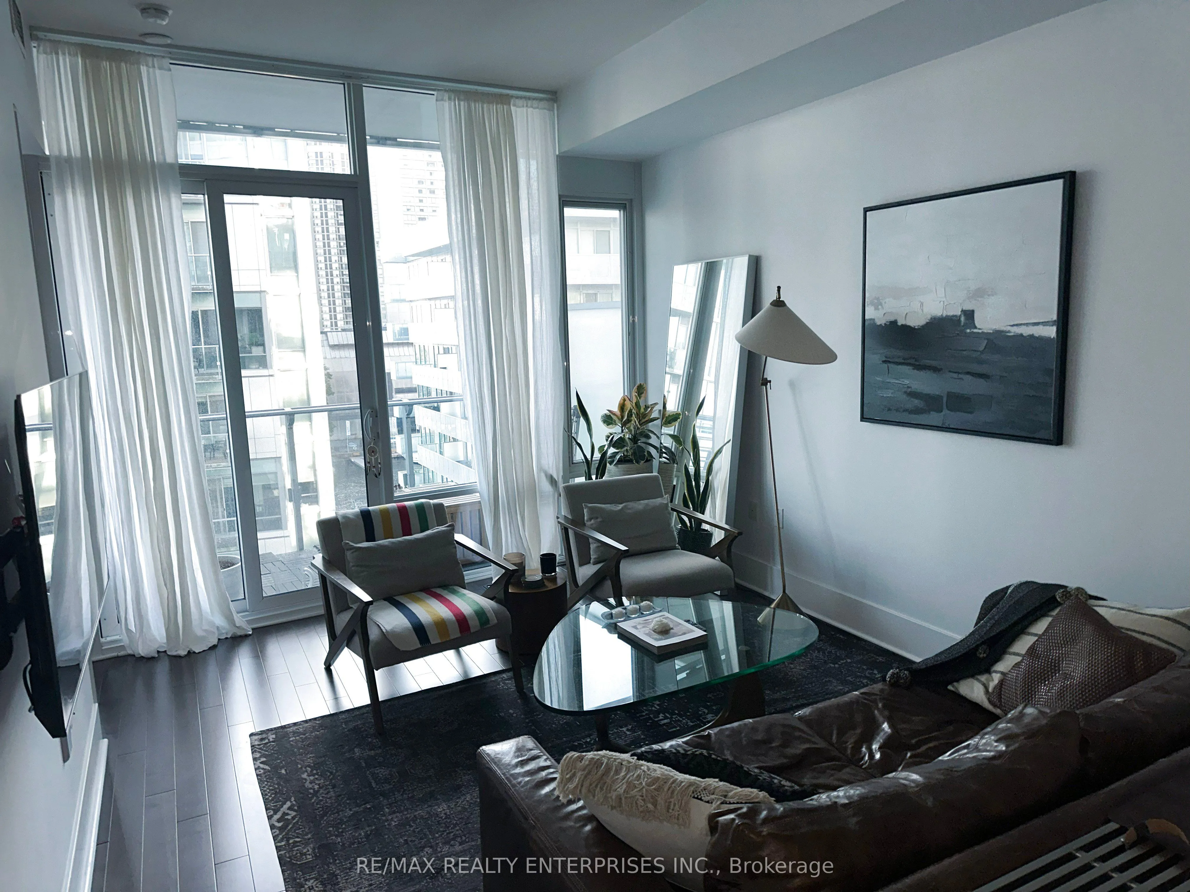 29 Queens Quay E, #829
