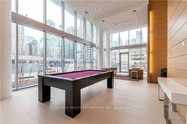 29 Queens Quay E, #829