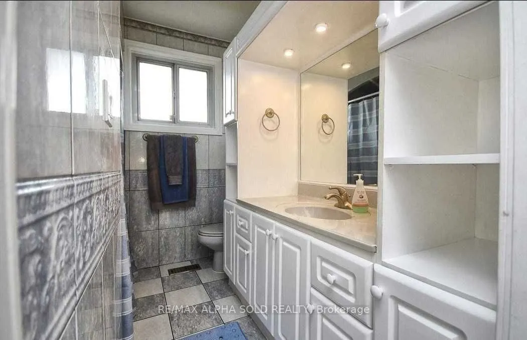 155 Edmonton Drive, #Upper