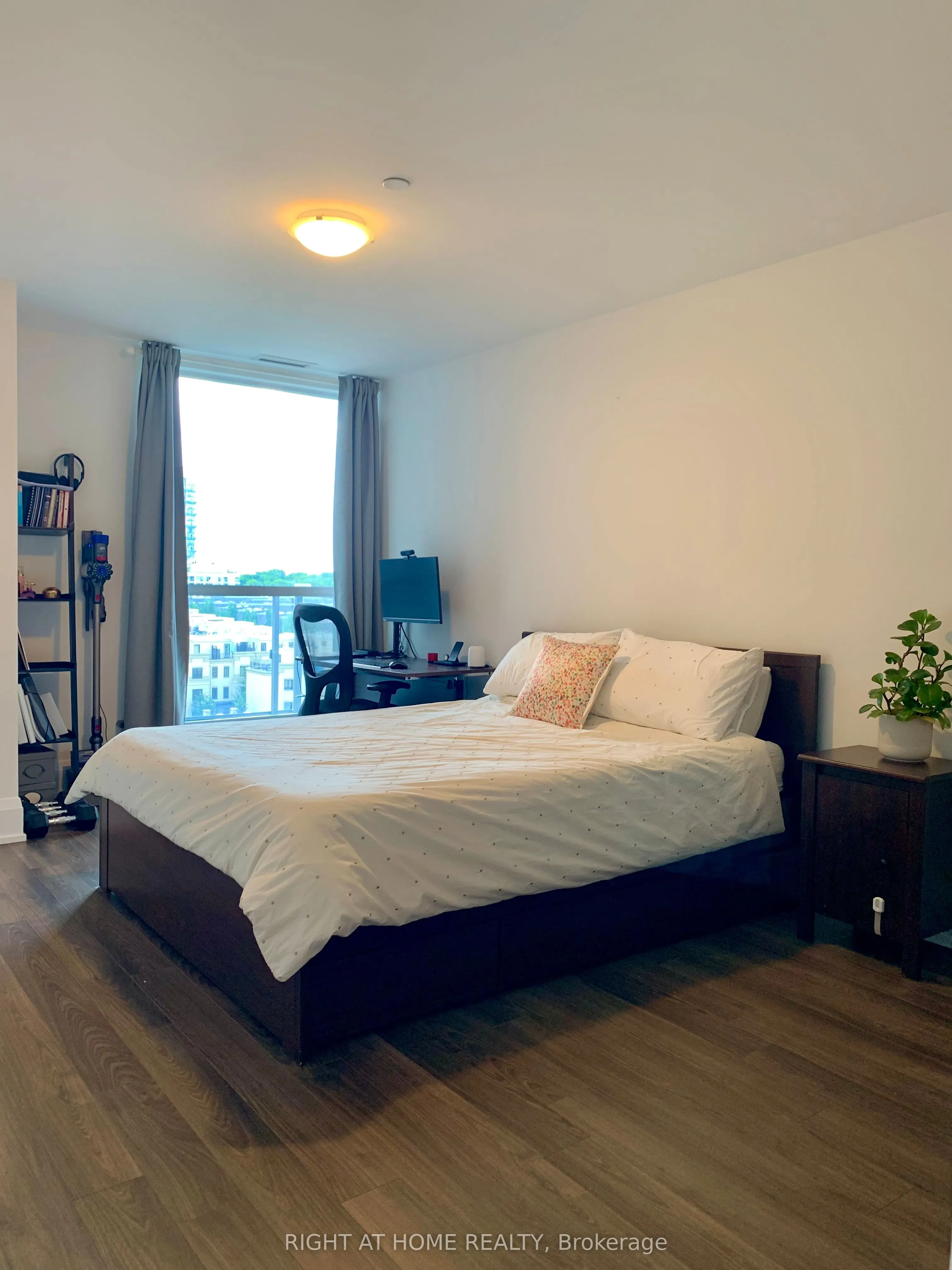 120 Harrison Garden Boulevard, #812
