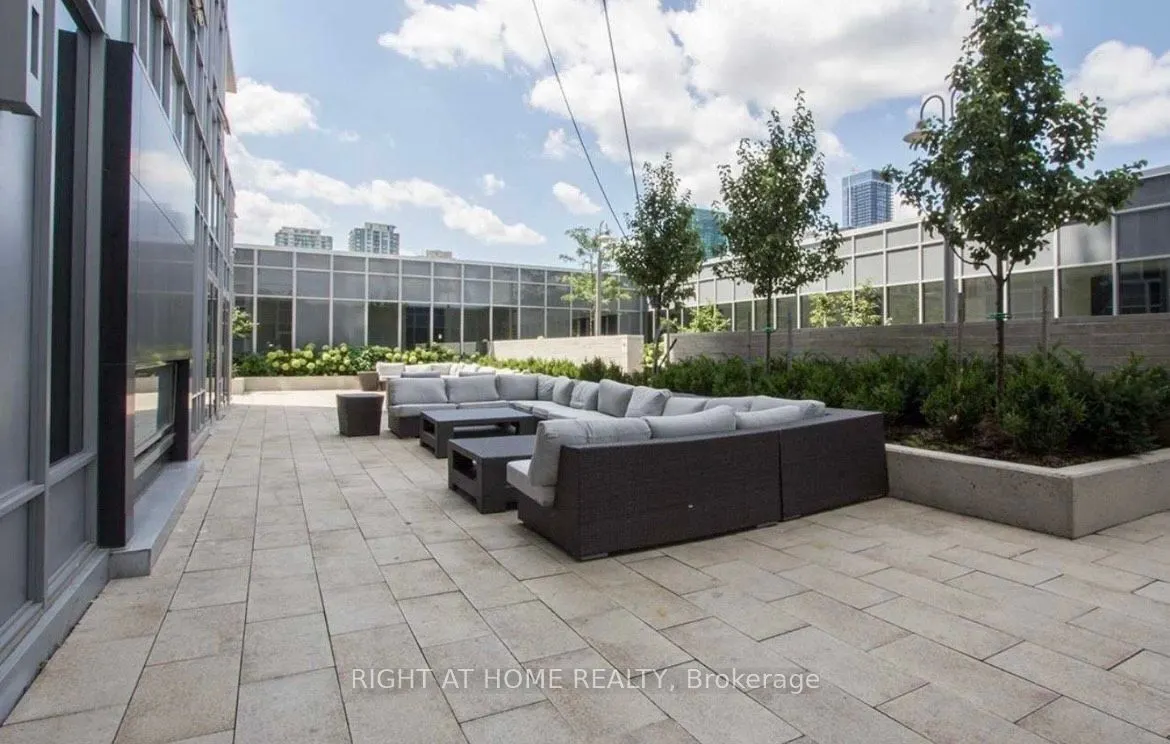 120 Harrison Garden Boulevard, #812