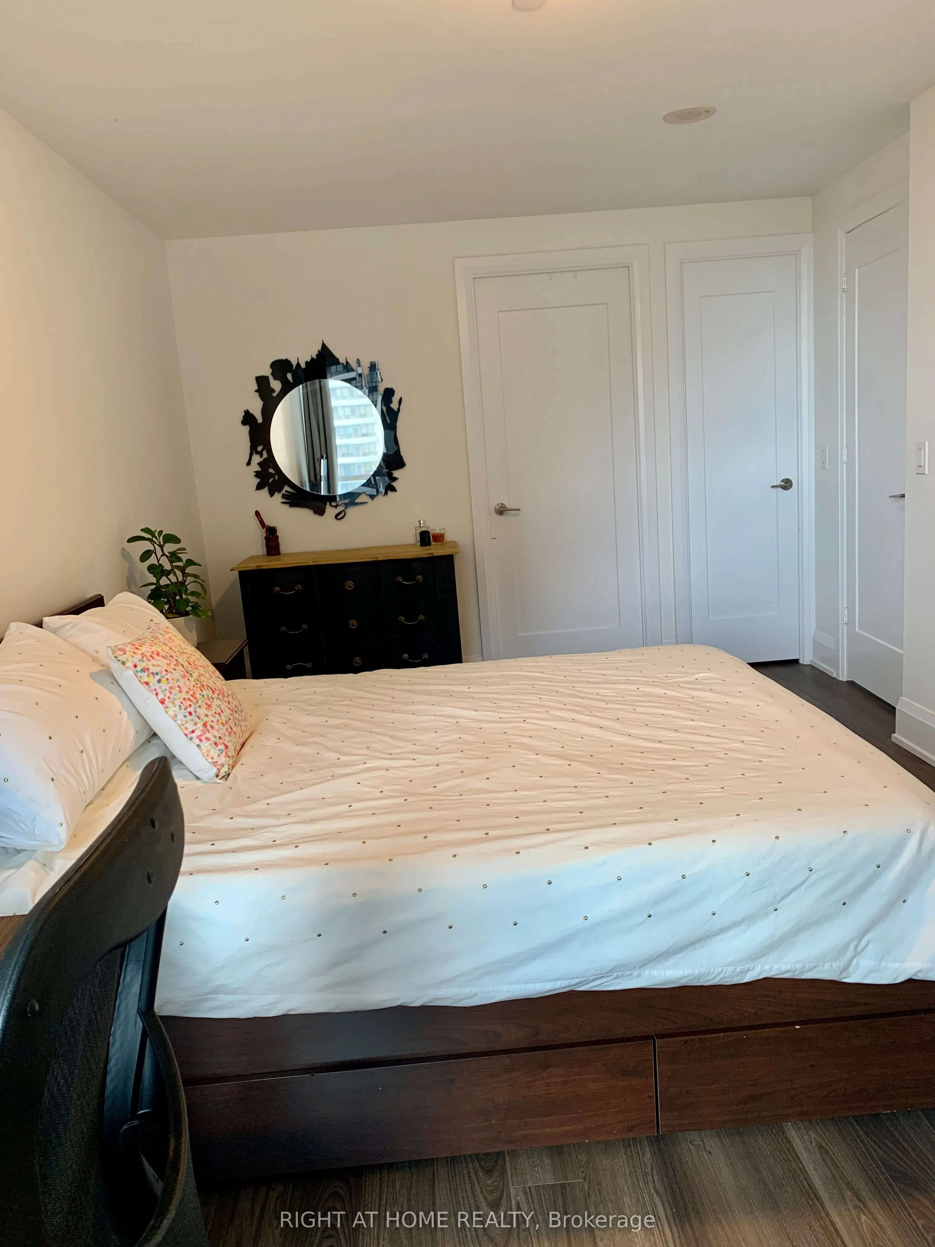 120 Harrison Garden Boulevard, #812